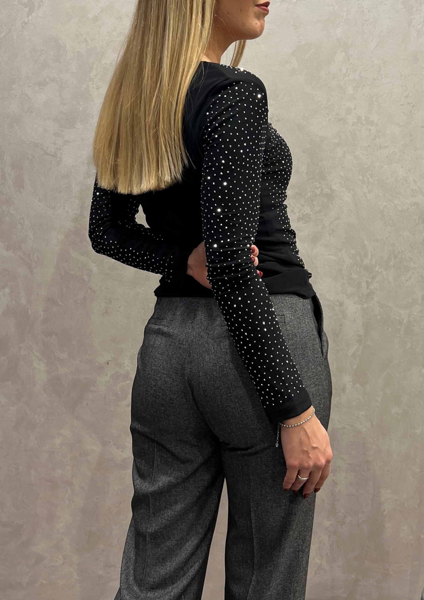 Top tulle scollo drappeggiato con strass