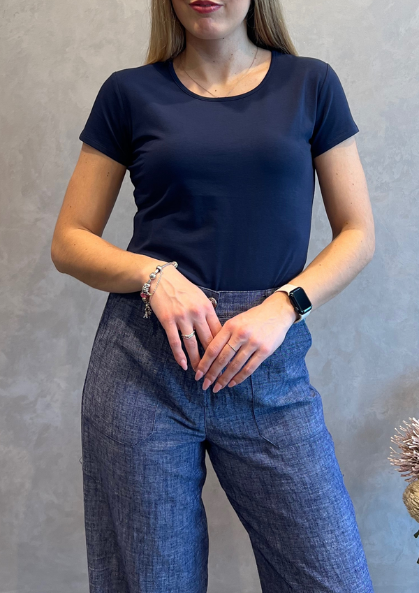 T-shirt basica sfiancata in cotone elasticizzato