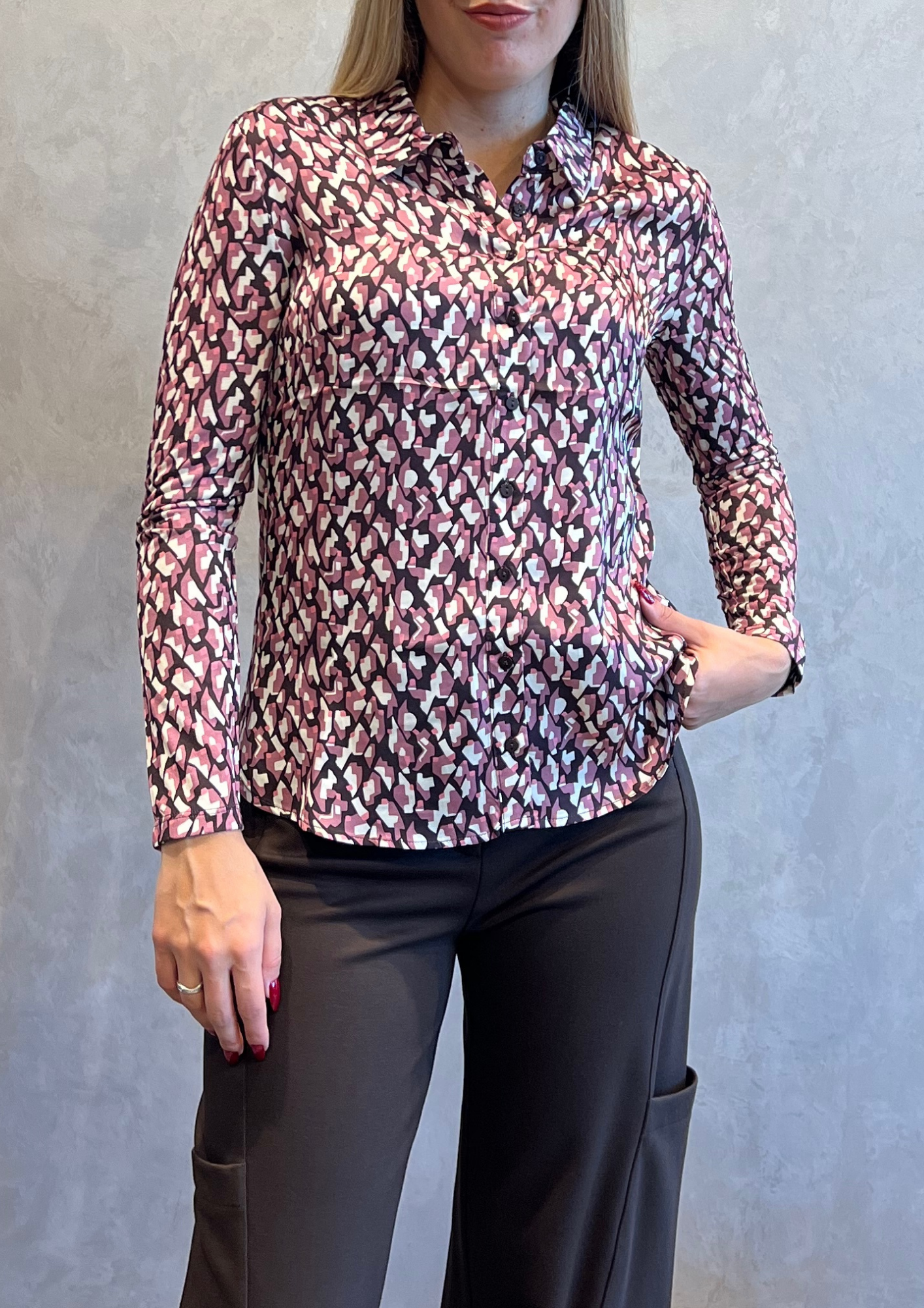 Camicia bimaterica in fantasia geometrica