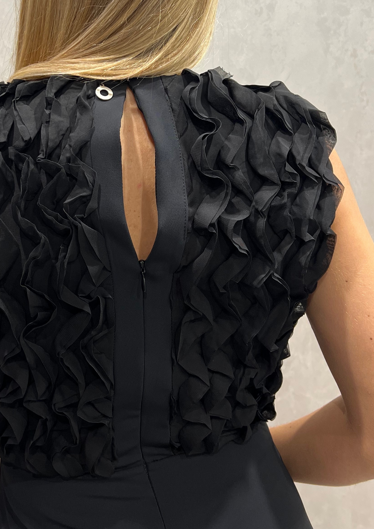 Abito corto con corpetto rouches