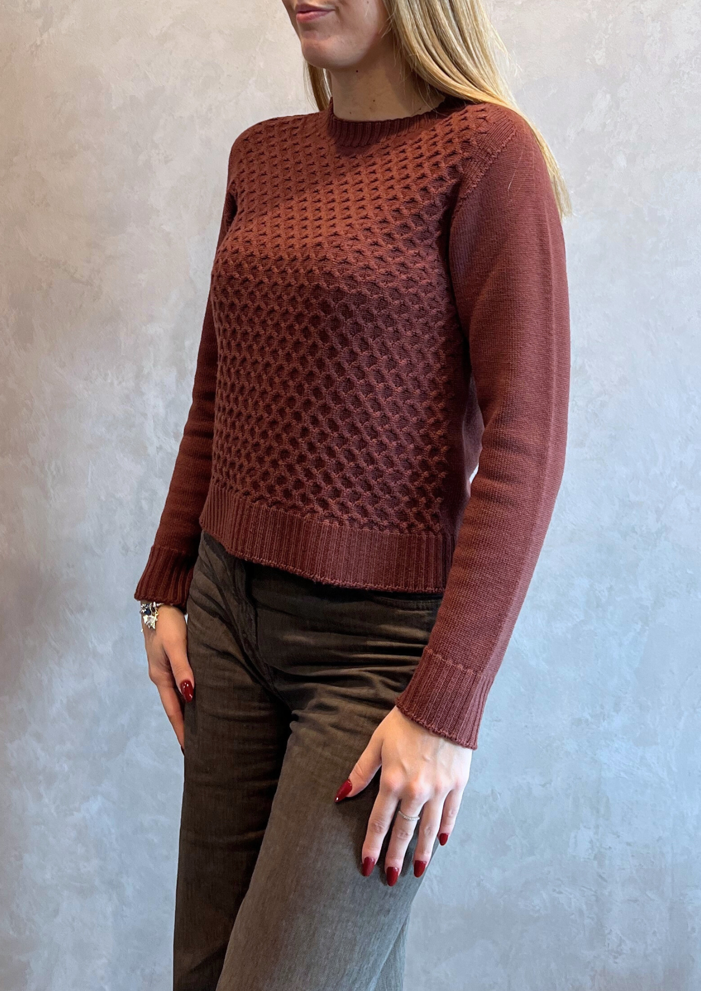 Maglioncino in pura lana vergine con lavorazione