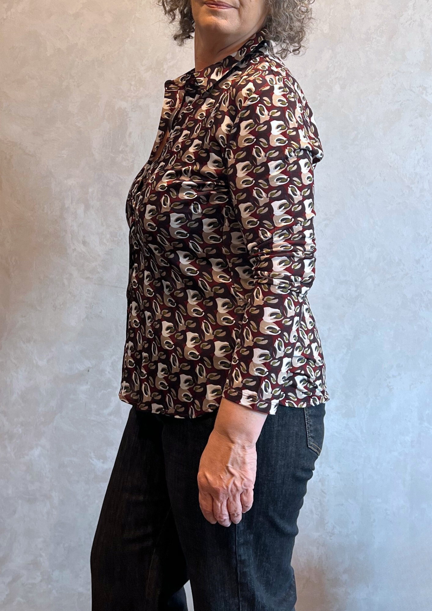 Camicia bimaterica in fantasia astratta