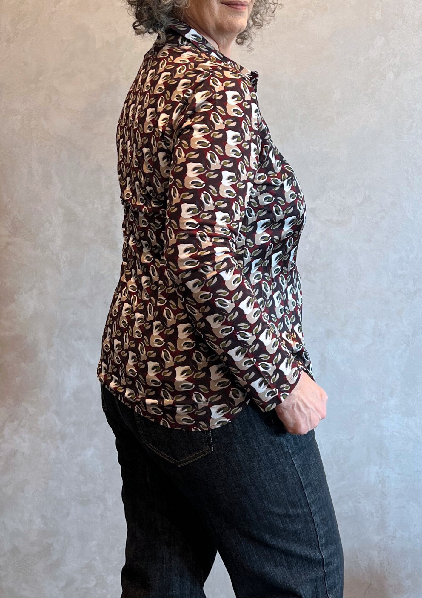 Camicia bimaterica in fantasia astratta
