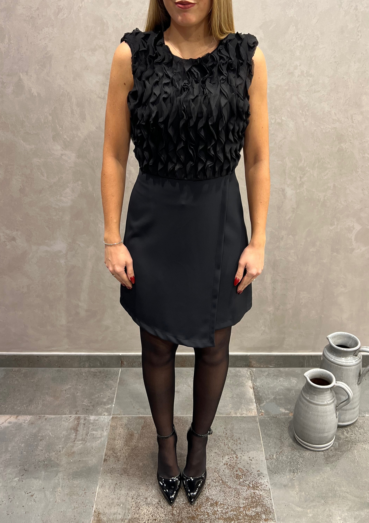 Abito corto con corpetto rouches