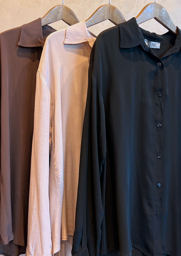 Camicia over asimmetrica in viscosa lucida