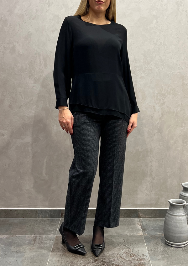 Pantalone taglio dritto in micro-fantasia