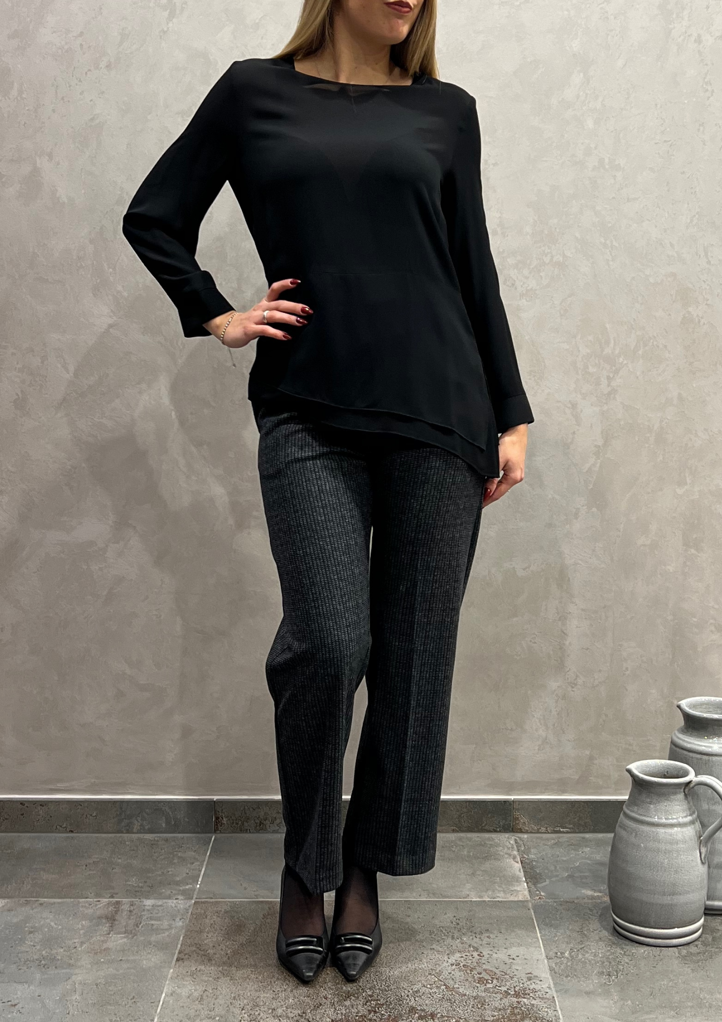 Pantalone taglio dritto in micro-fantasia