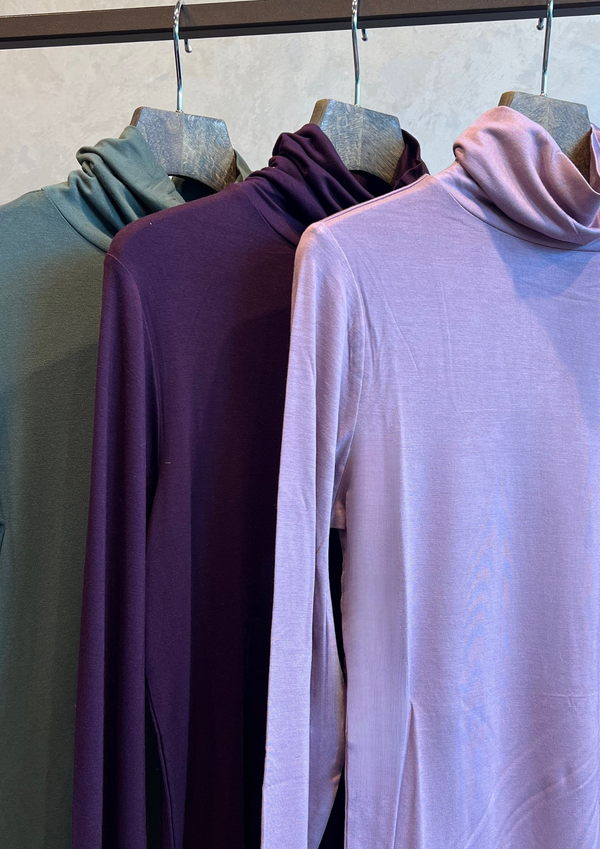 Dolcevita lineato in jersey di viscosa