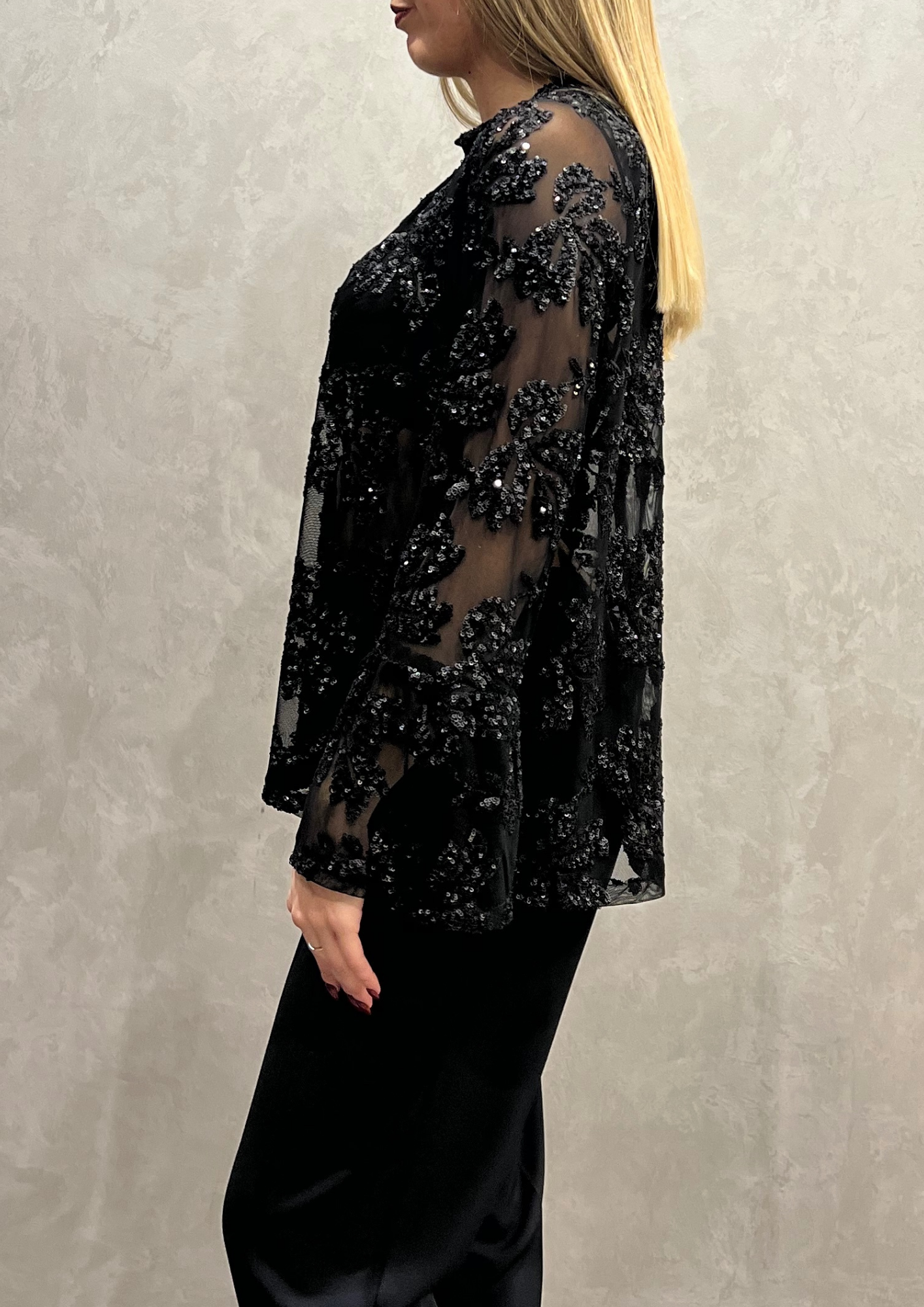 Blusa over tulle con ricami paillettes