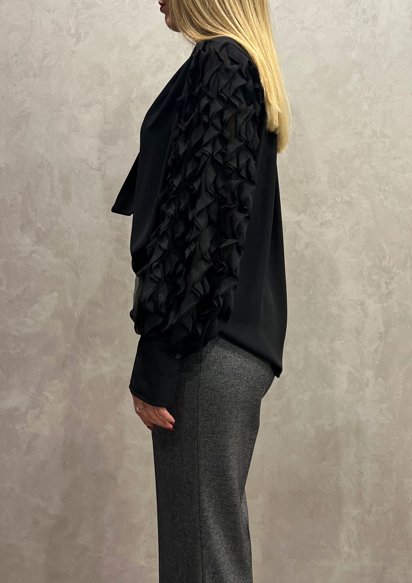 Blusa con fiocco e maniche rouches