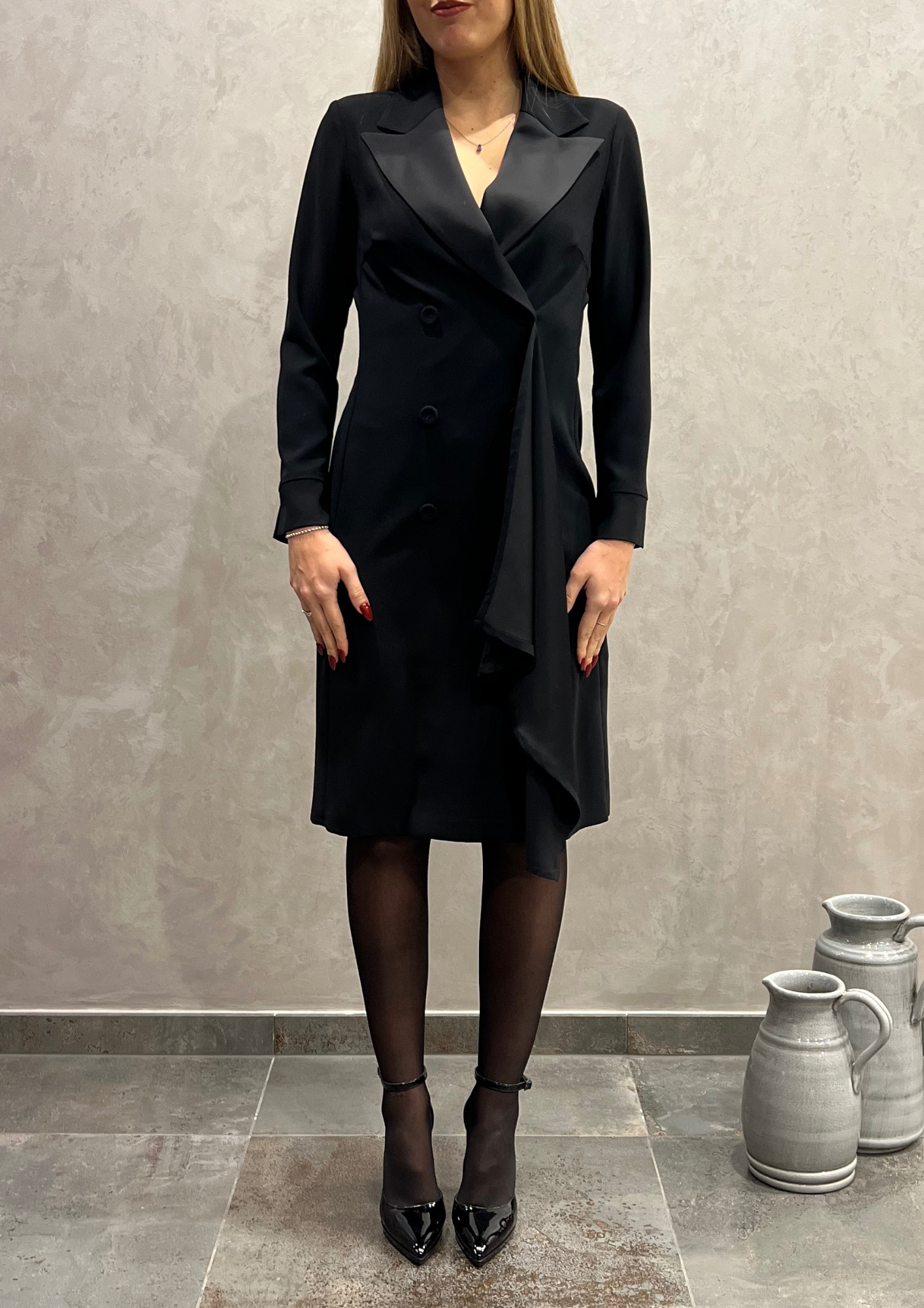 Abito blazer con dettagli raso