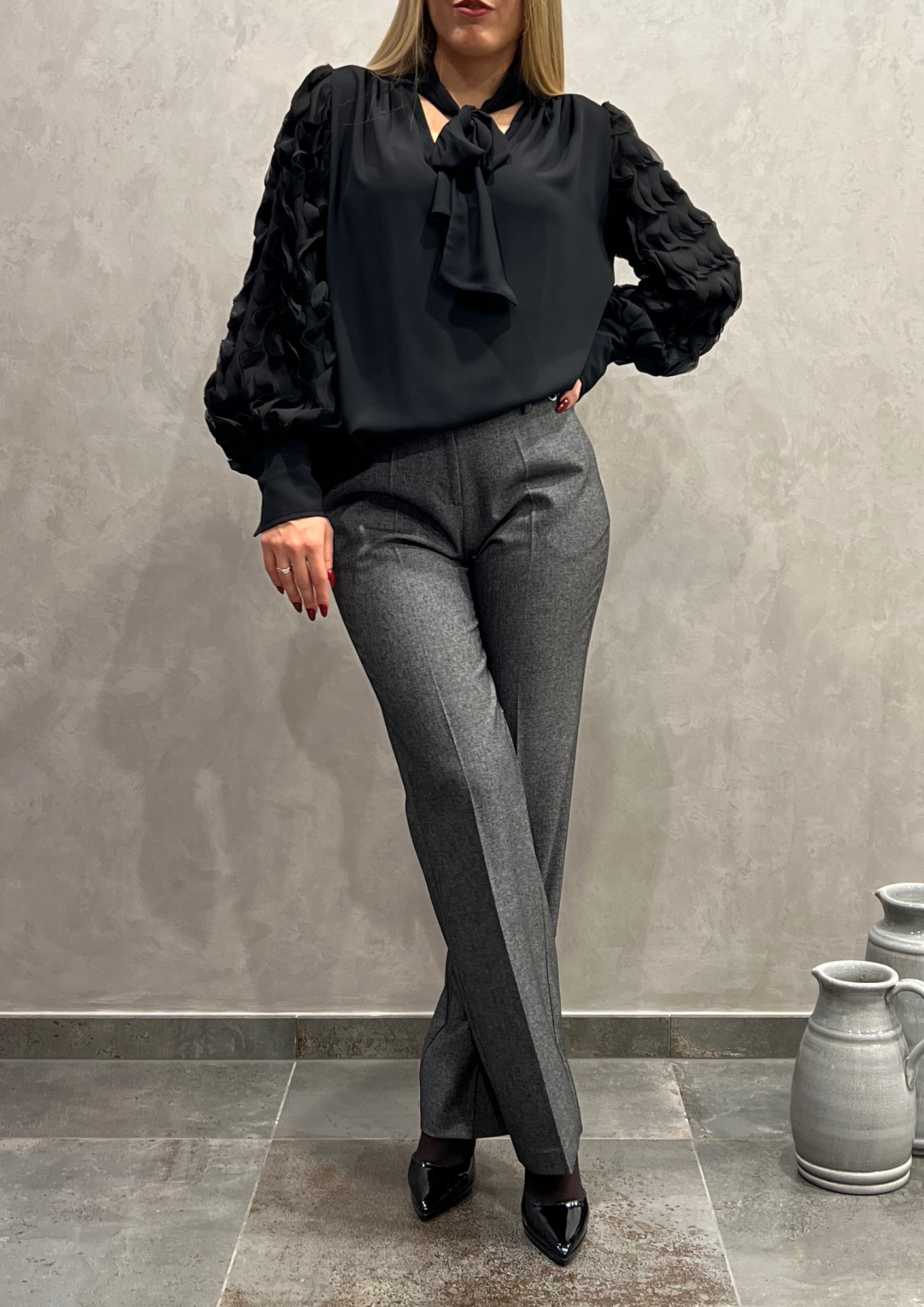 Blusa con fiocco e maniche rouches