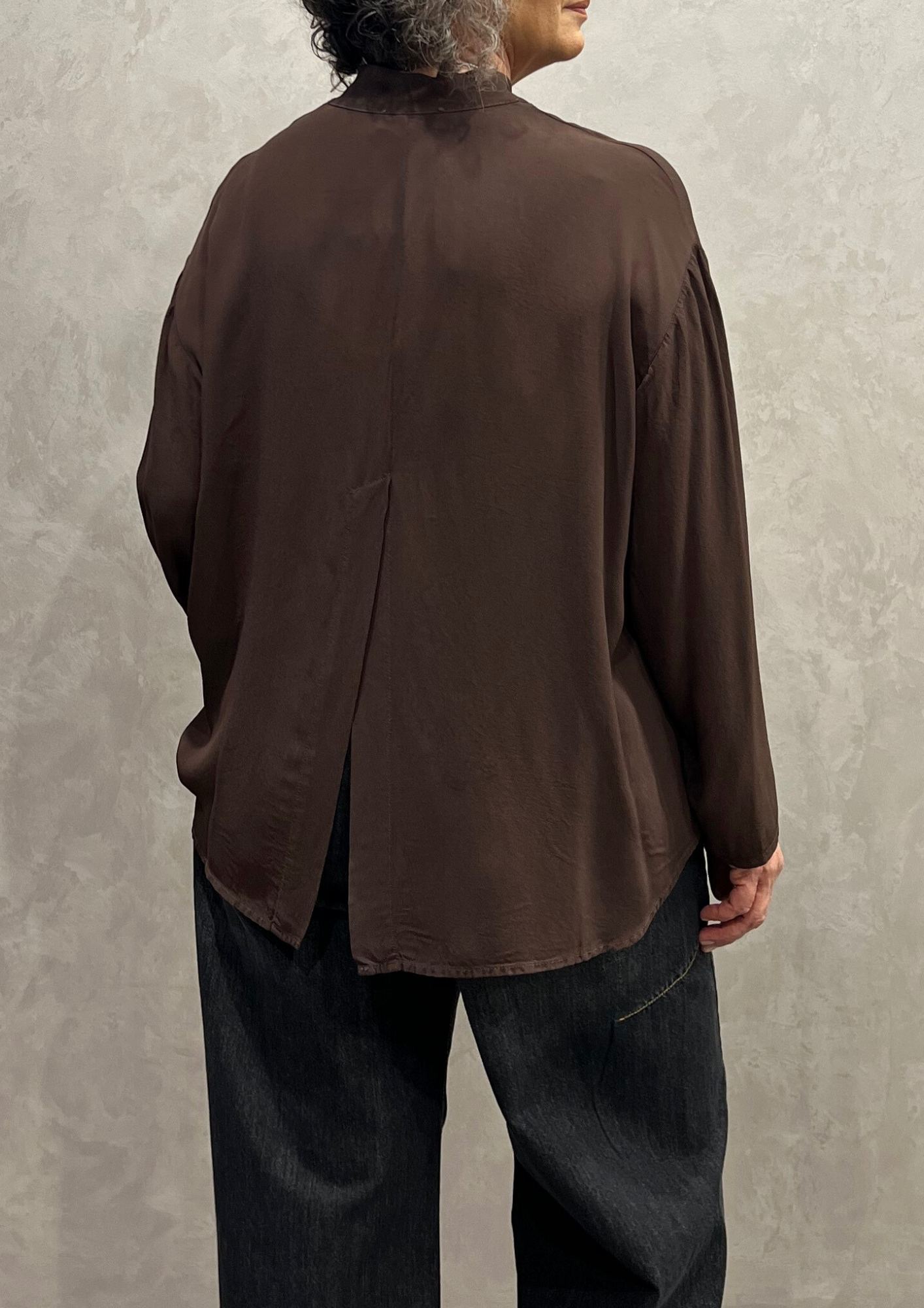 Blusa over con laccio in viscosa lucida