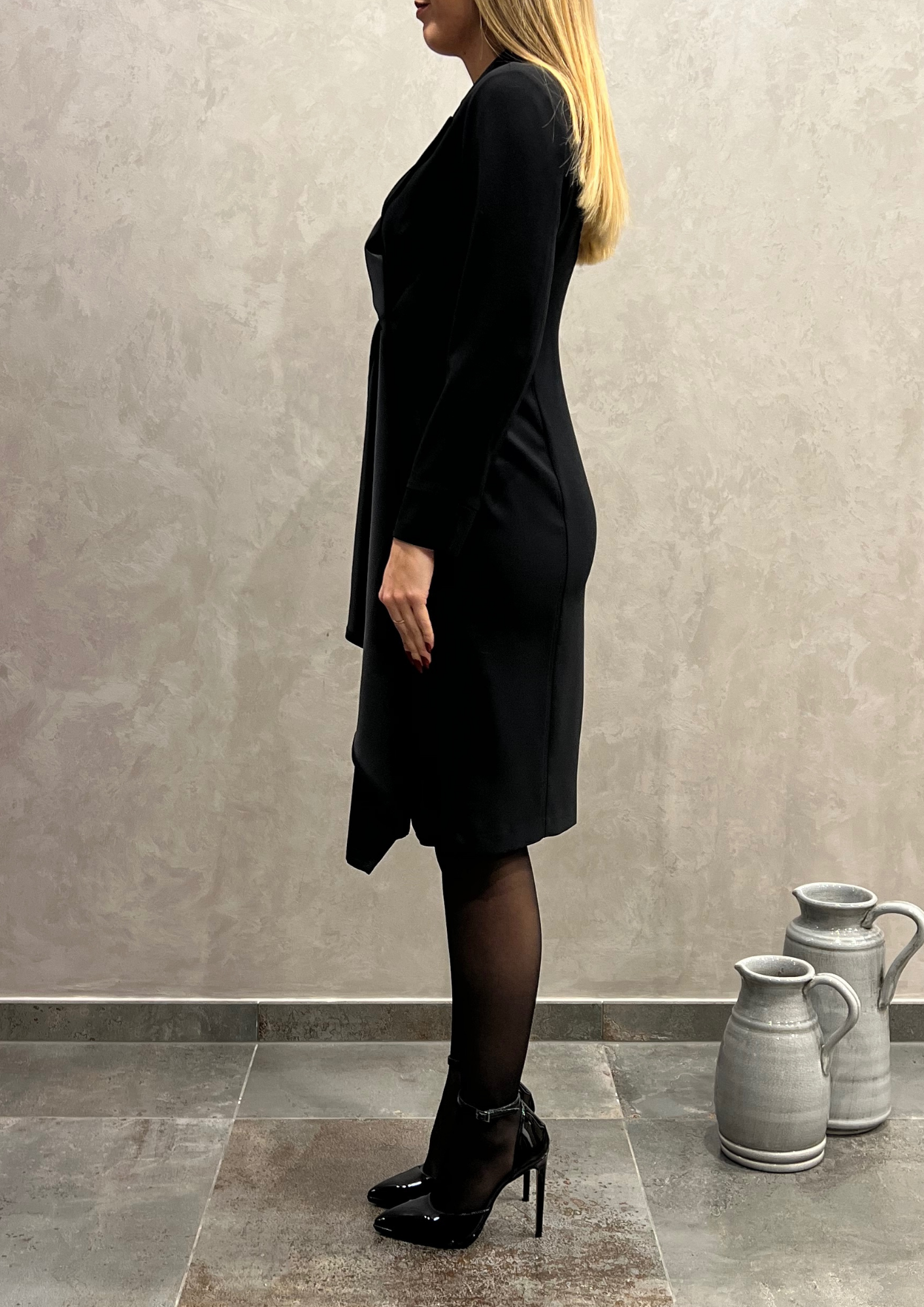 Abito blazer con dettagli raso