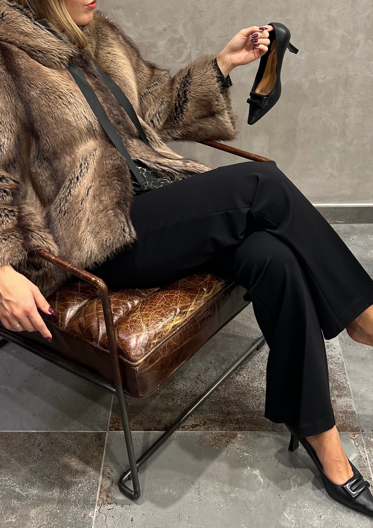 Ecopelliccia coyote stile vintage con cappuccio