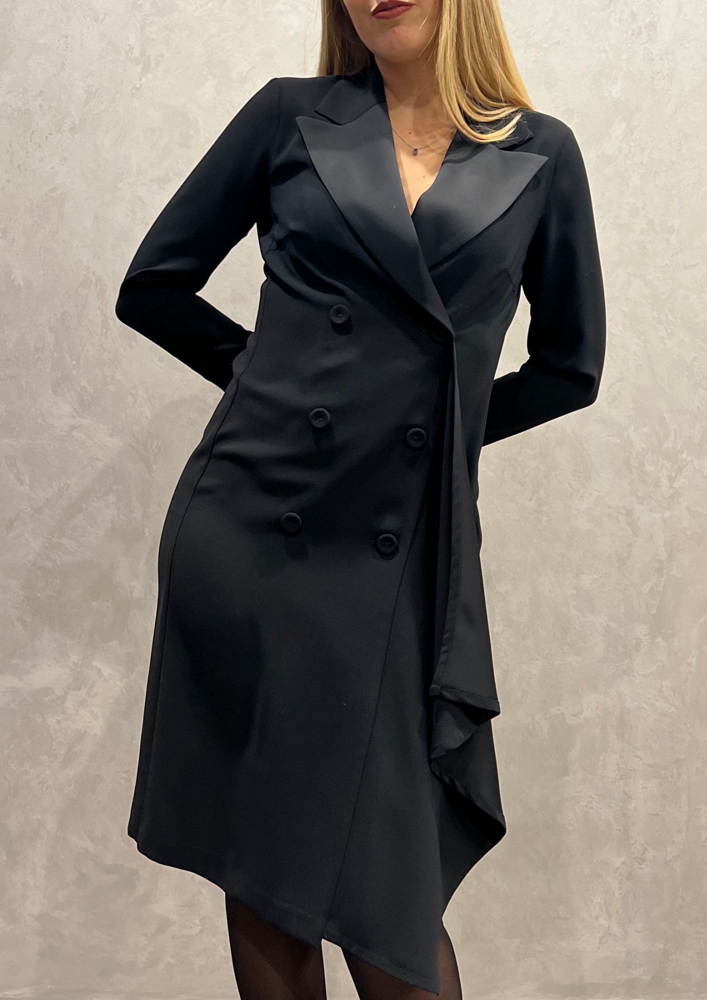 Abito blazer con dettagli raso