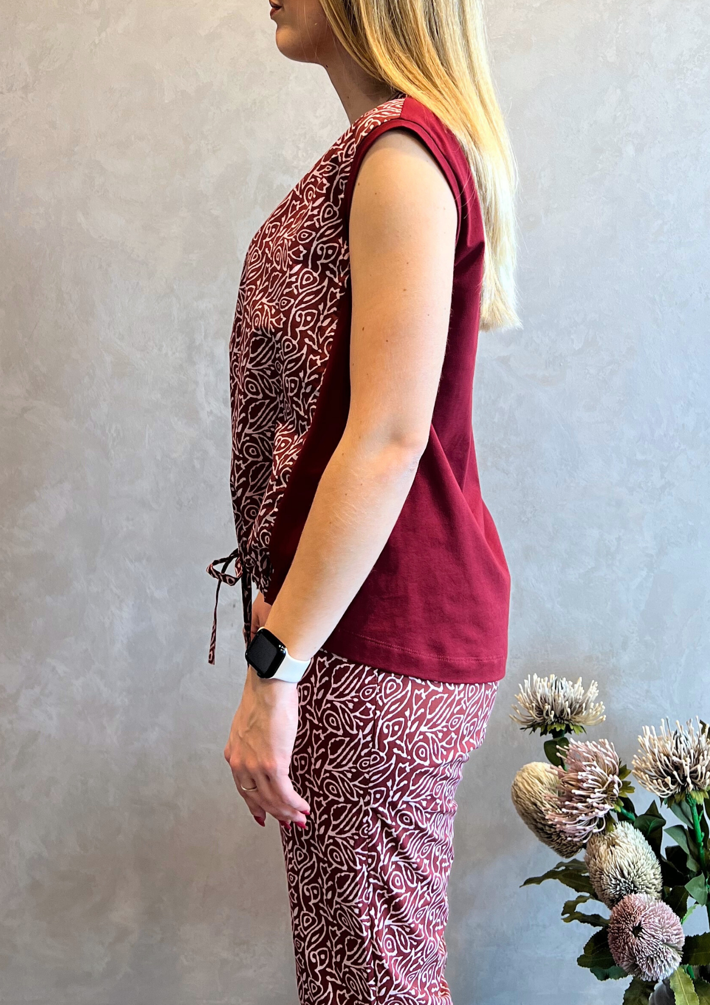 Blusa bimaterica smanicata in fantasia con coulisse