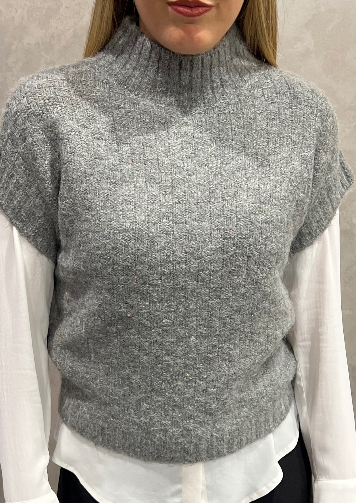 Gilet mezza manica con paillettes in trama