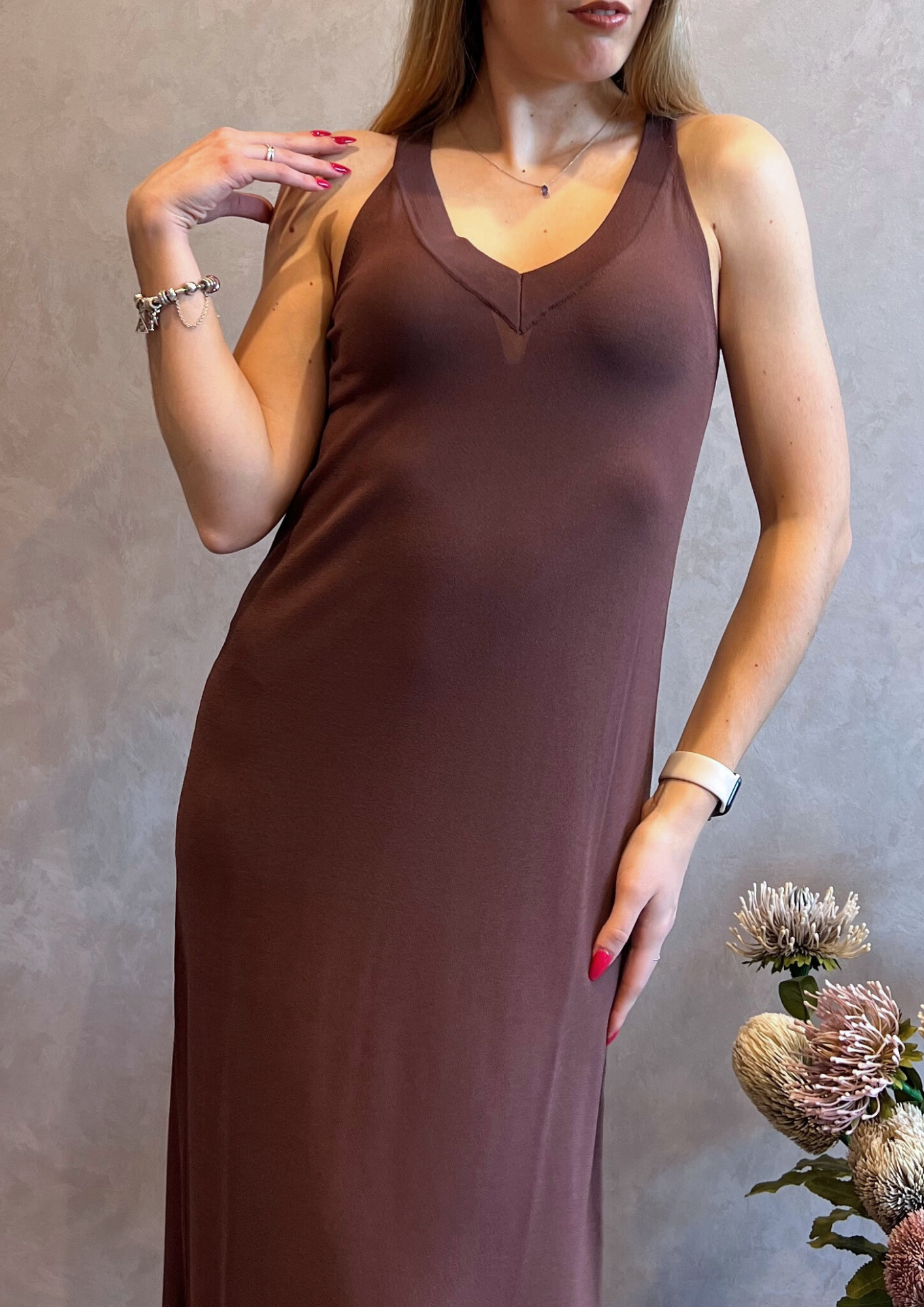 Abito midi in filo di viscosa con scollo all'americana