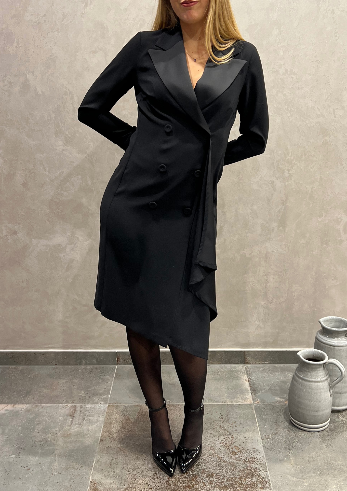 Abito blazer con dettagli raso