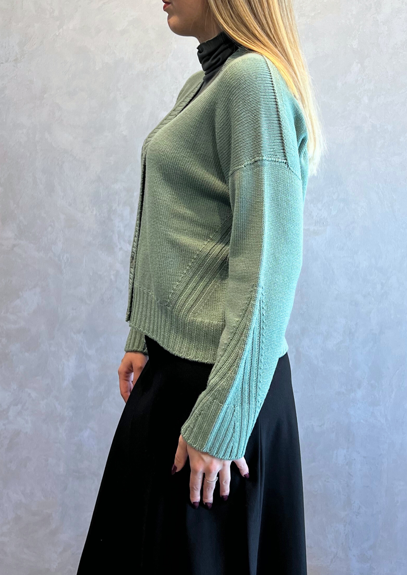 Cardigan in pura lana vergine a scatolina