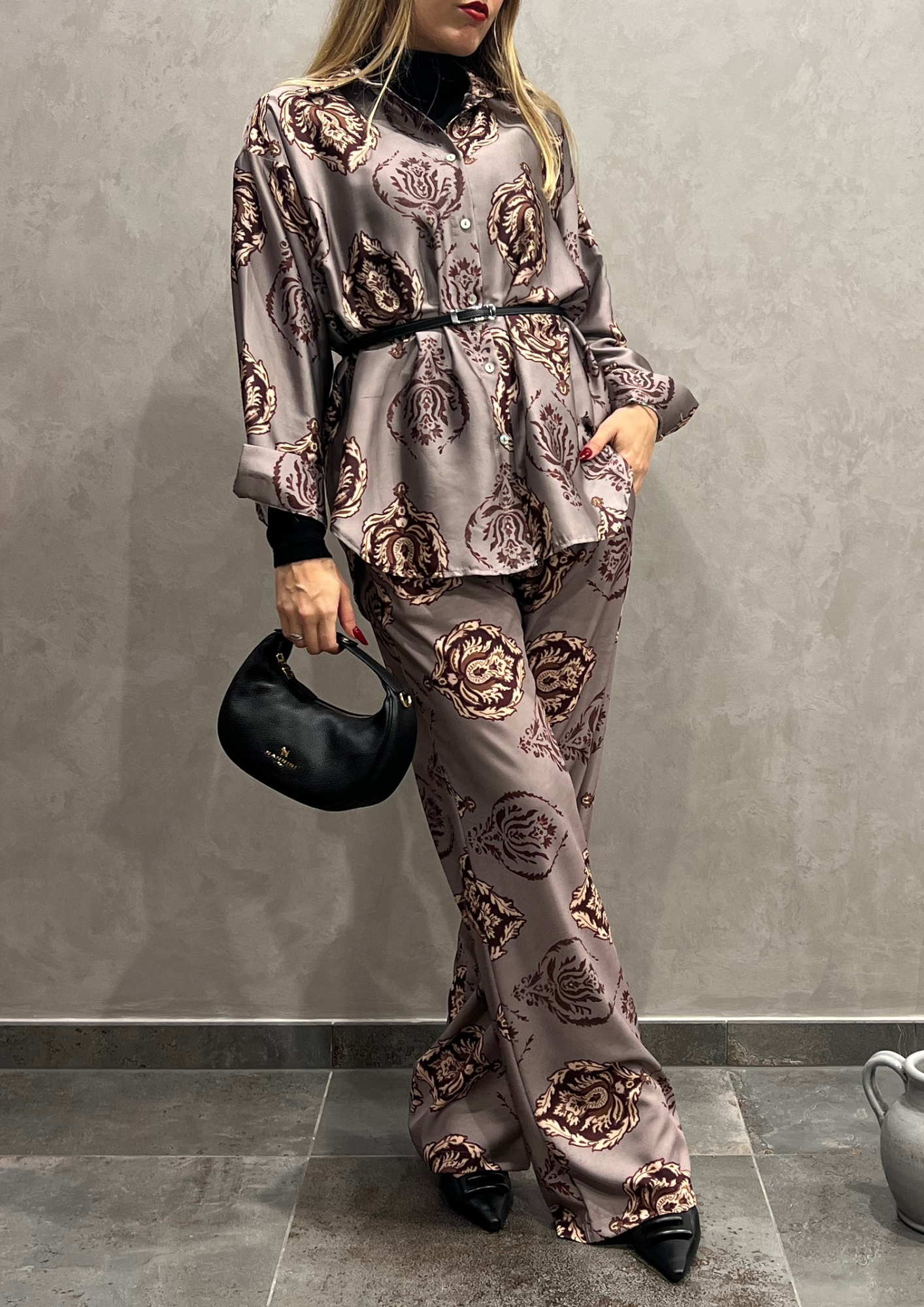 Pantalone fluido rasato in fantasia paisley