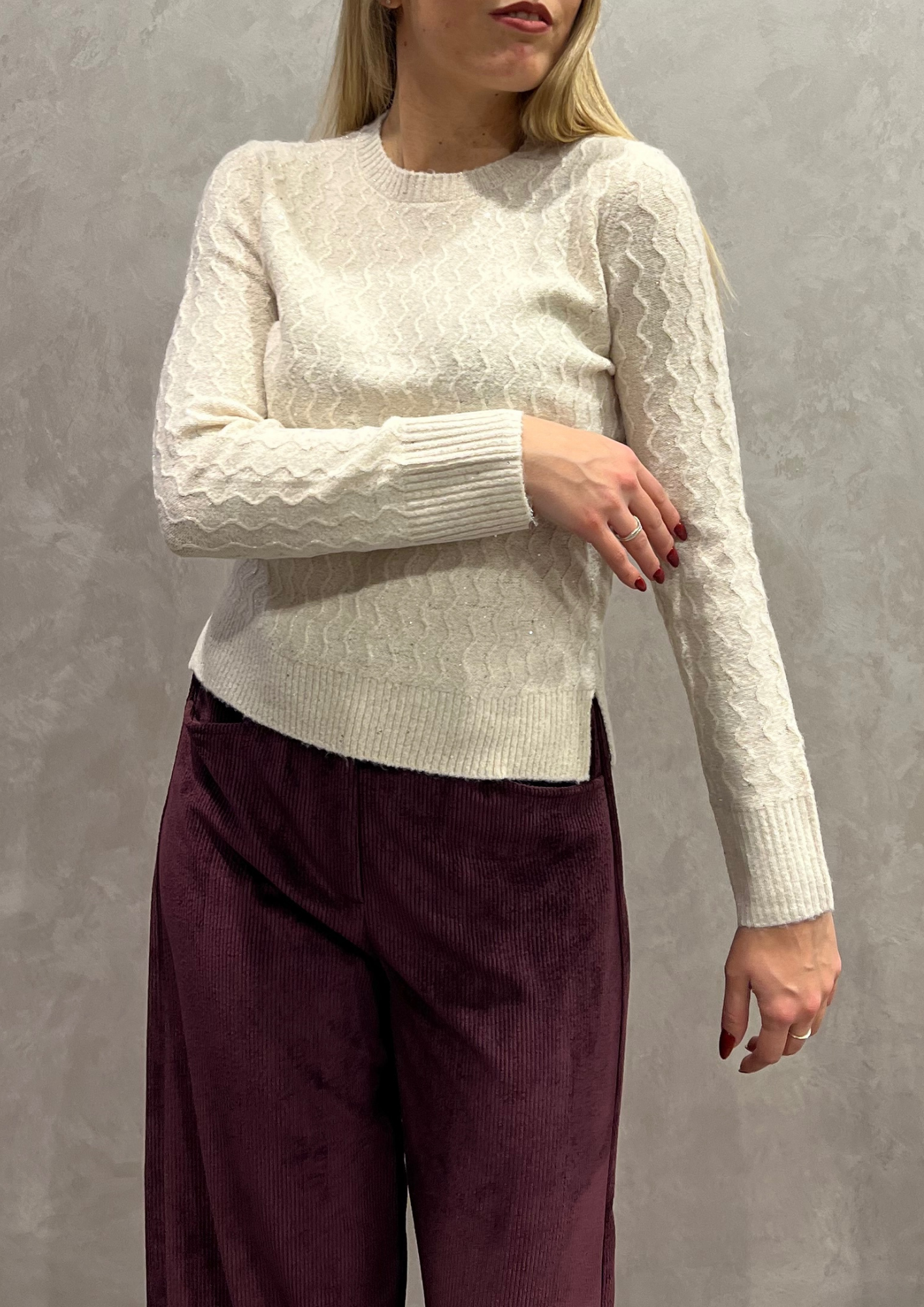 Maglioncino girocollo con paillettes in trama