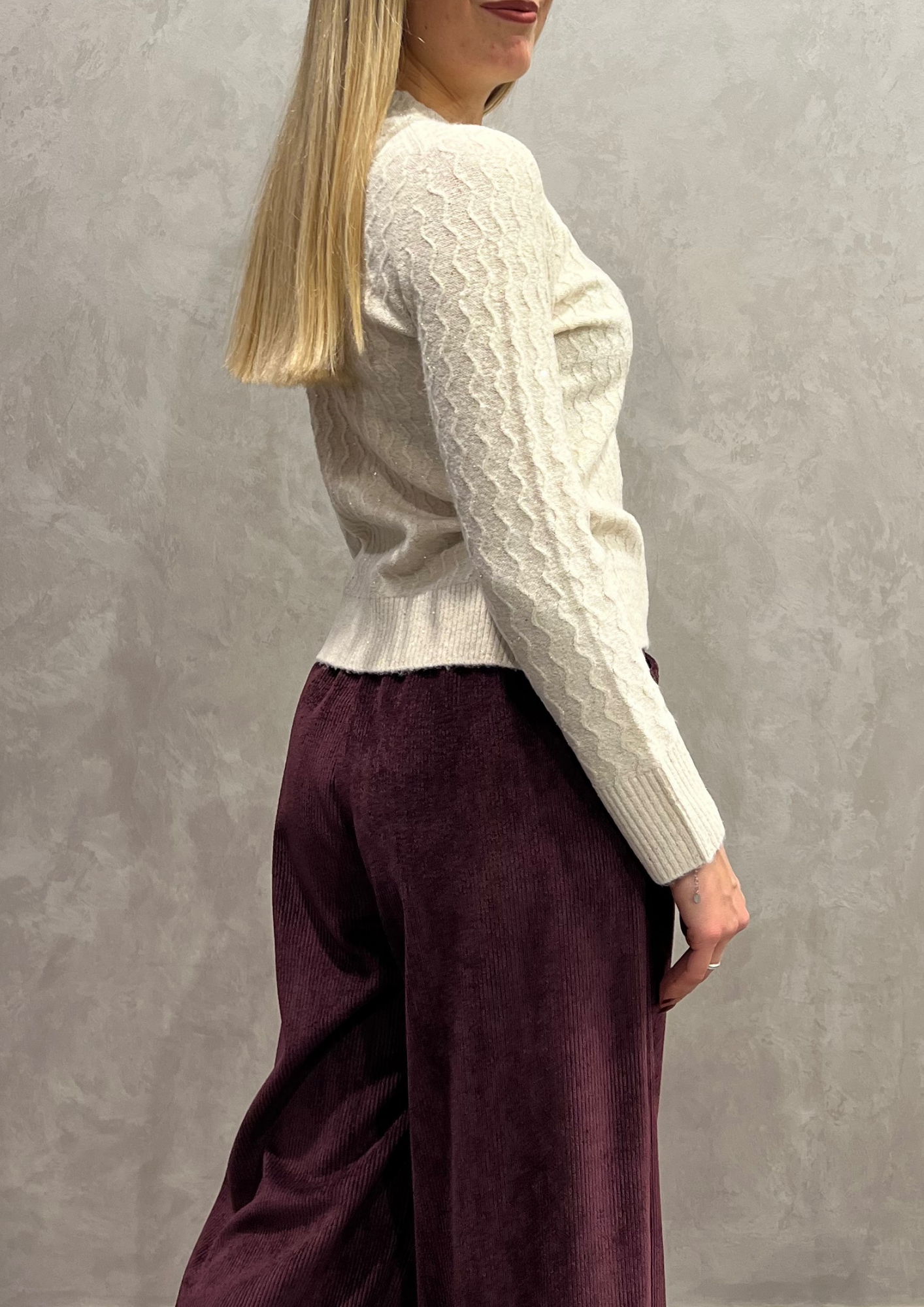 Maglioncino girocollo con paillettes in trama