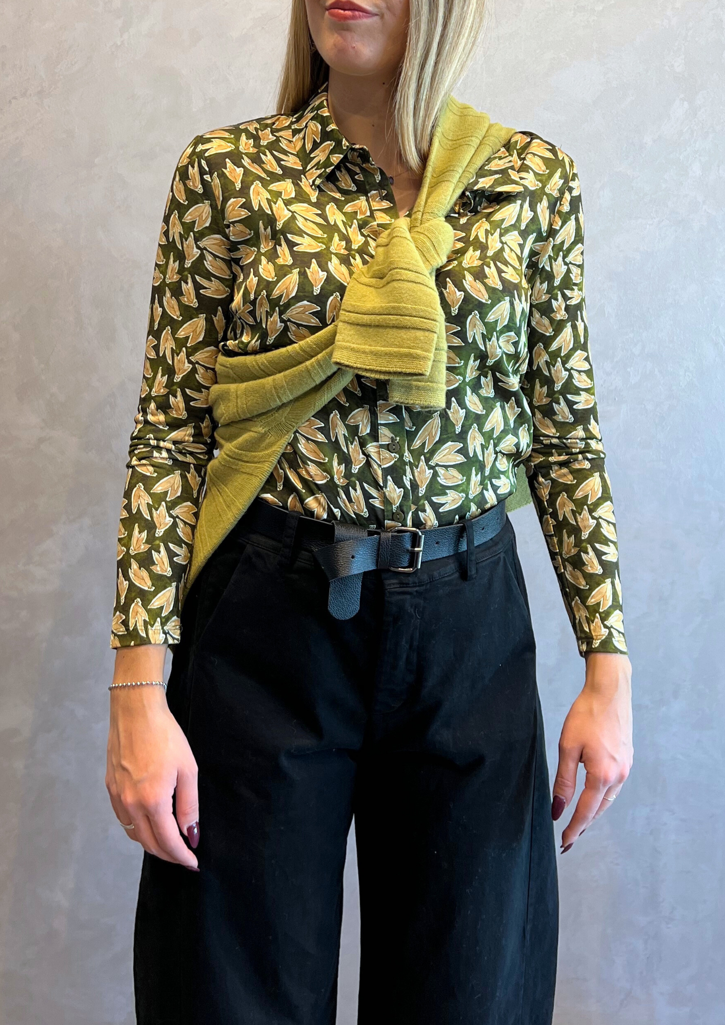 Camicia bimaterica in fantasia foglie