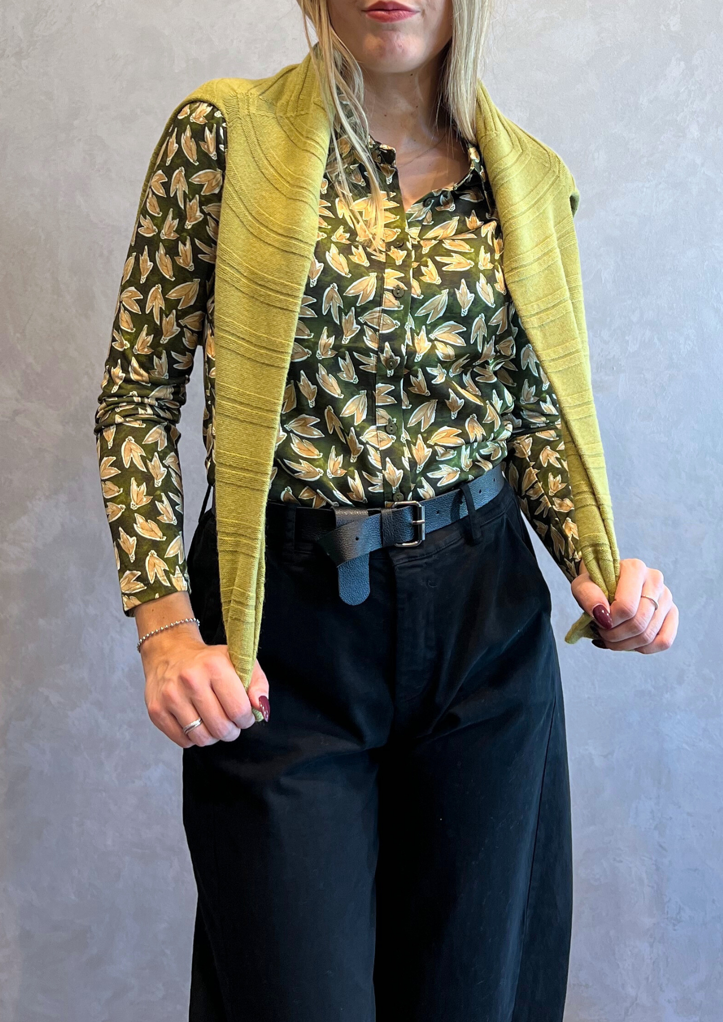 Camicia bimaterica in fantasia foglie