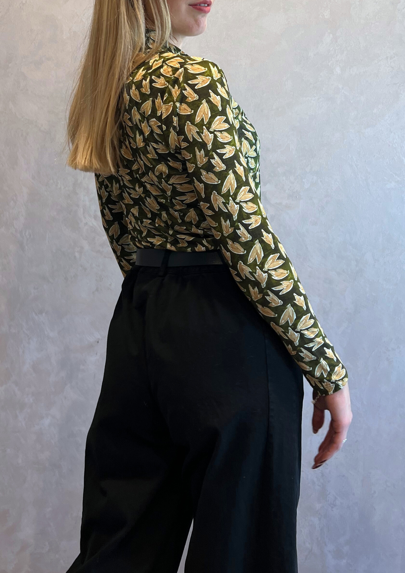 Camicia bimaterica in fantasia foglie