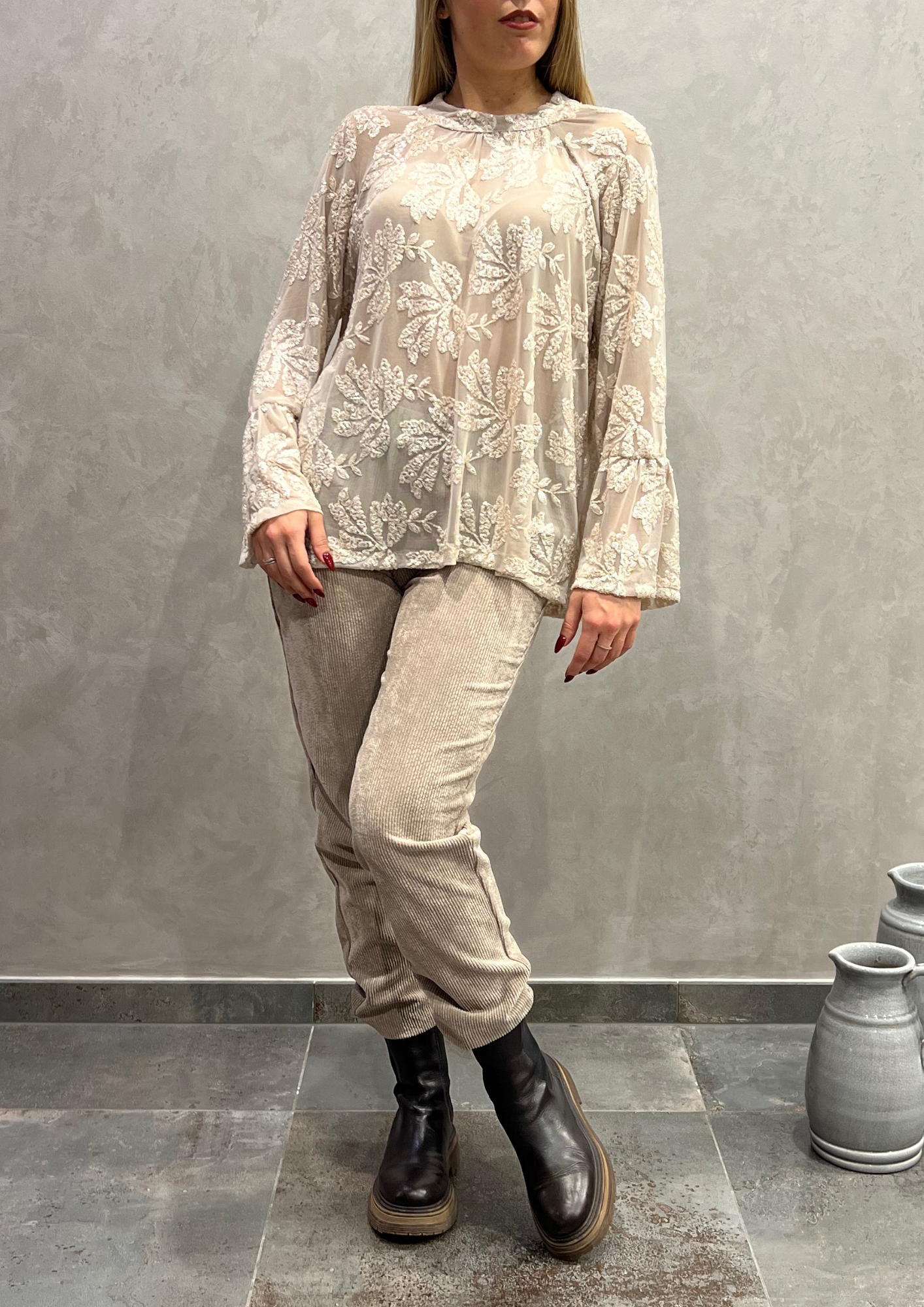 Blusa over tulle con ricami paillettes