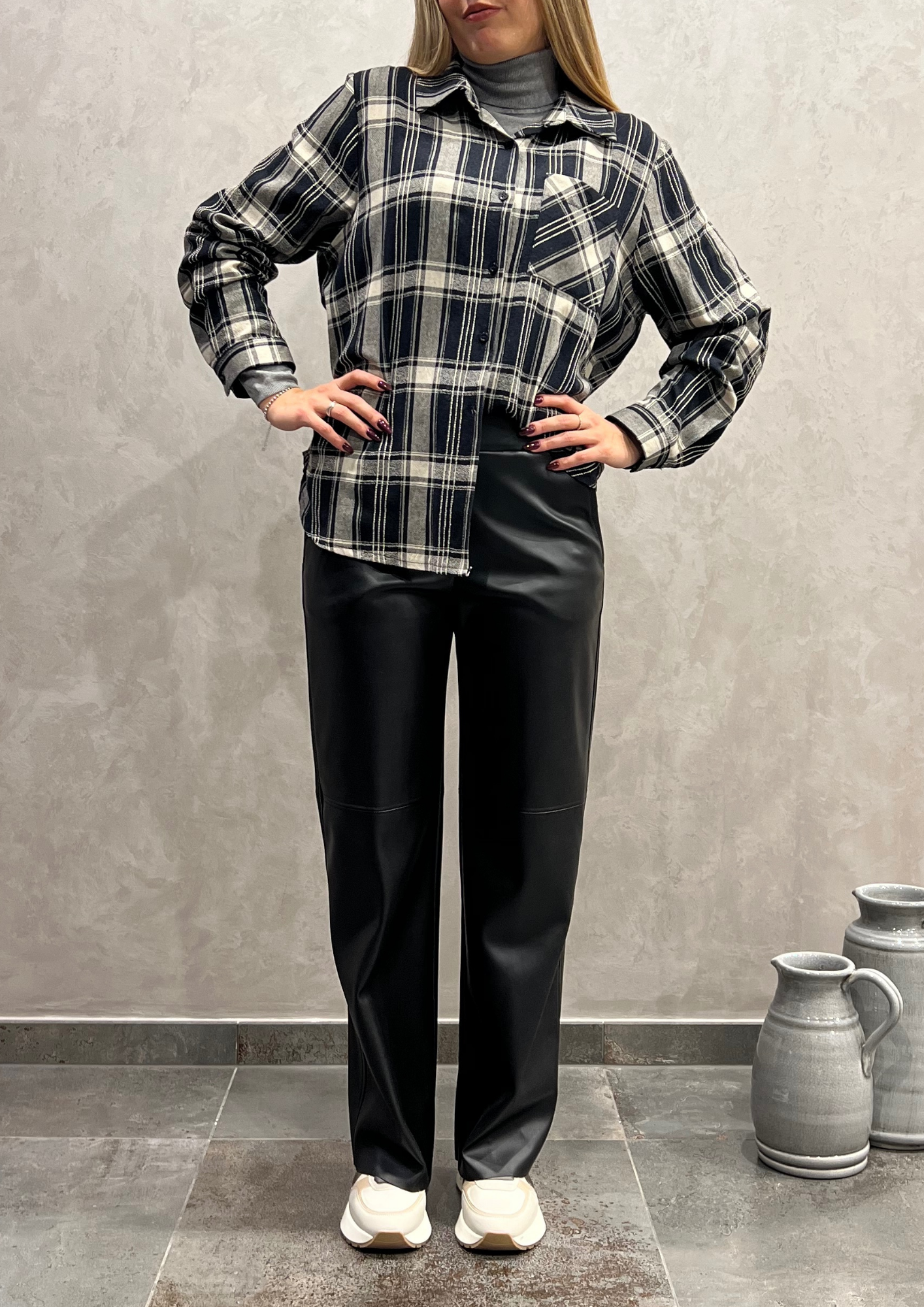 Pantalone in ecopelle taglio dritto