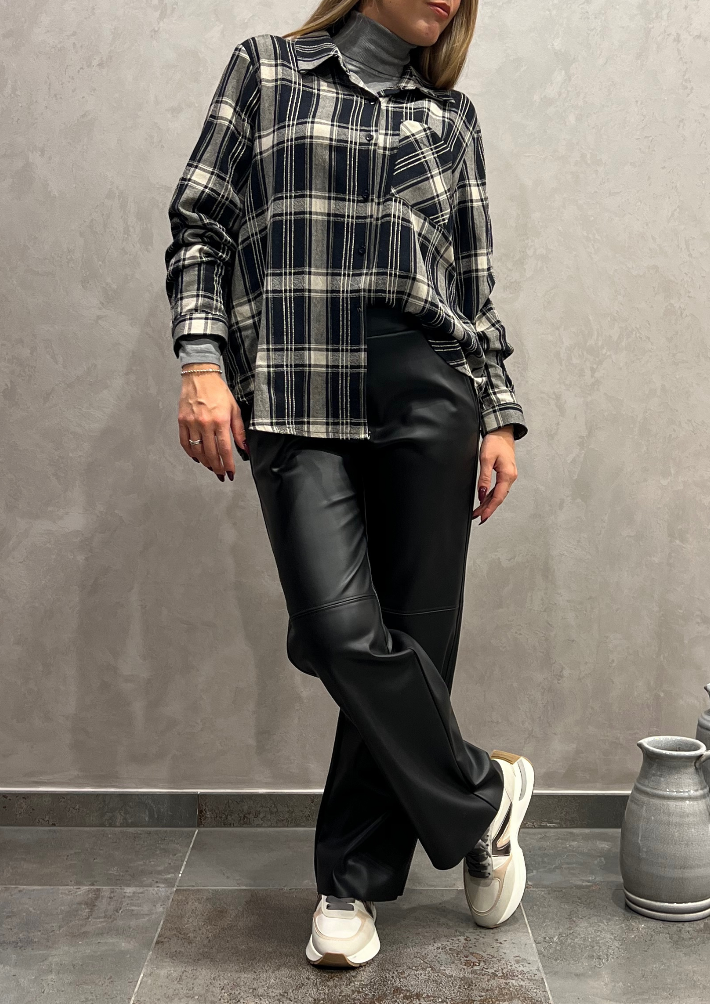 Pantalone in ecopelle taglio dritto