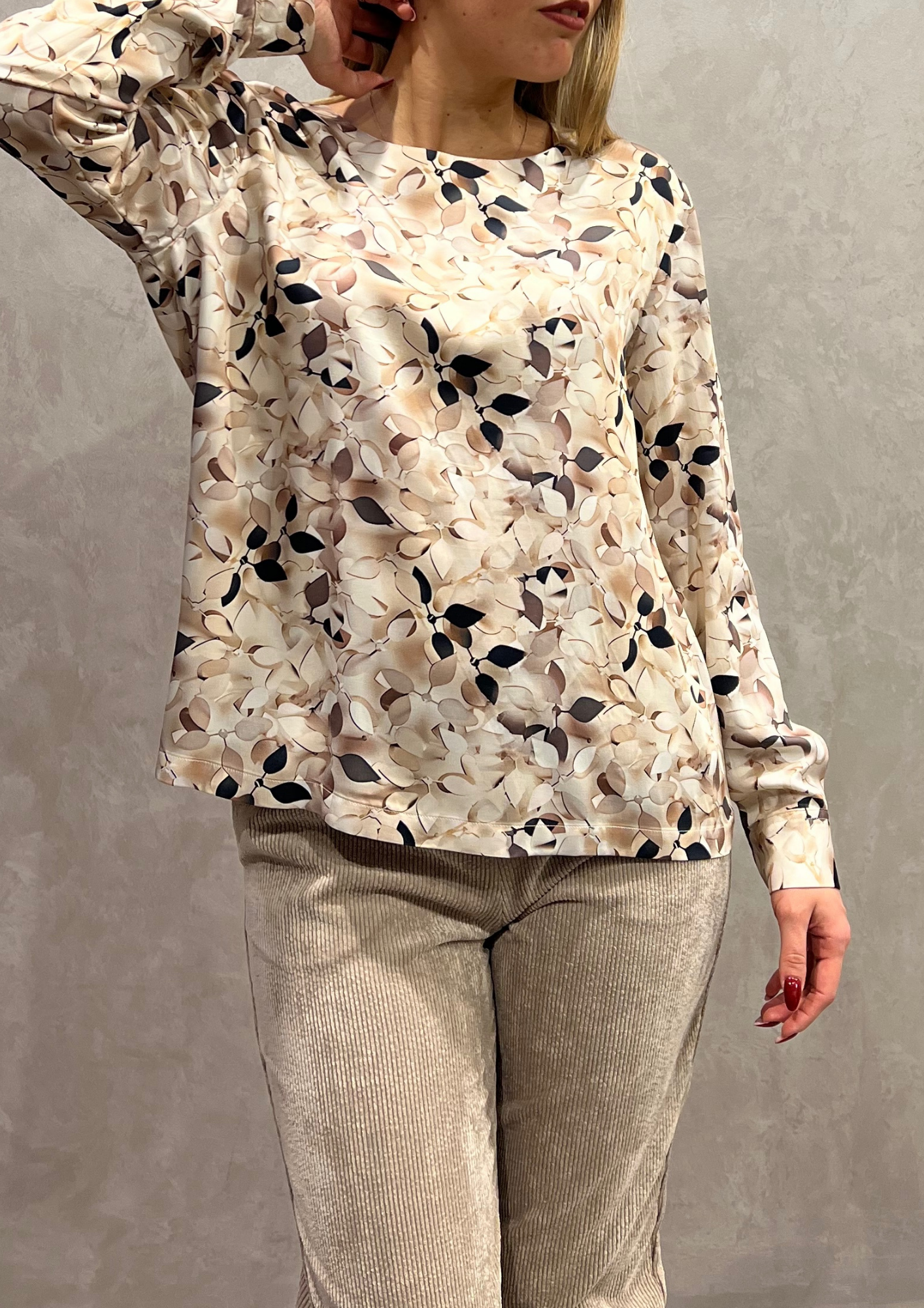 Blusa 100% viscosa in fantasia floreale