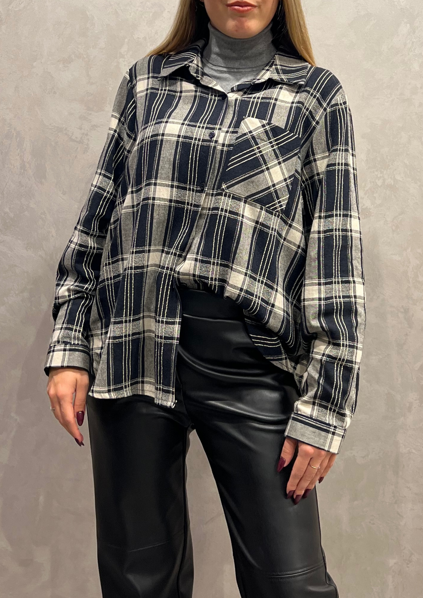 Camicia over a quadri