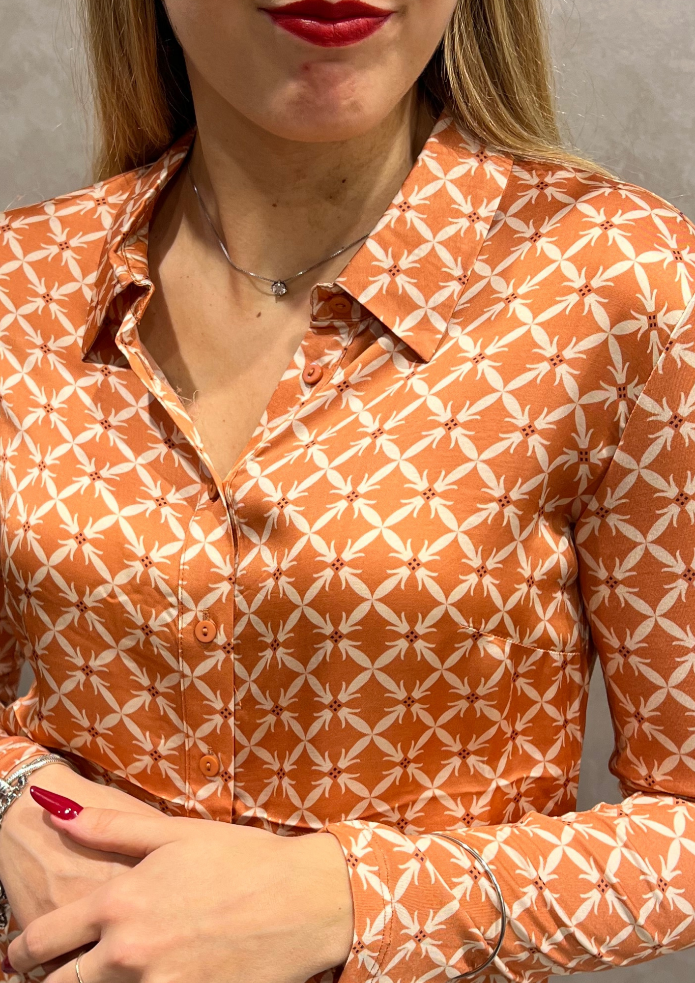 Camicia bimaterica in fantasia geometrica