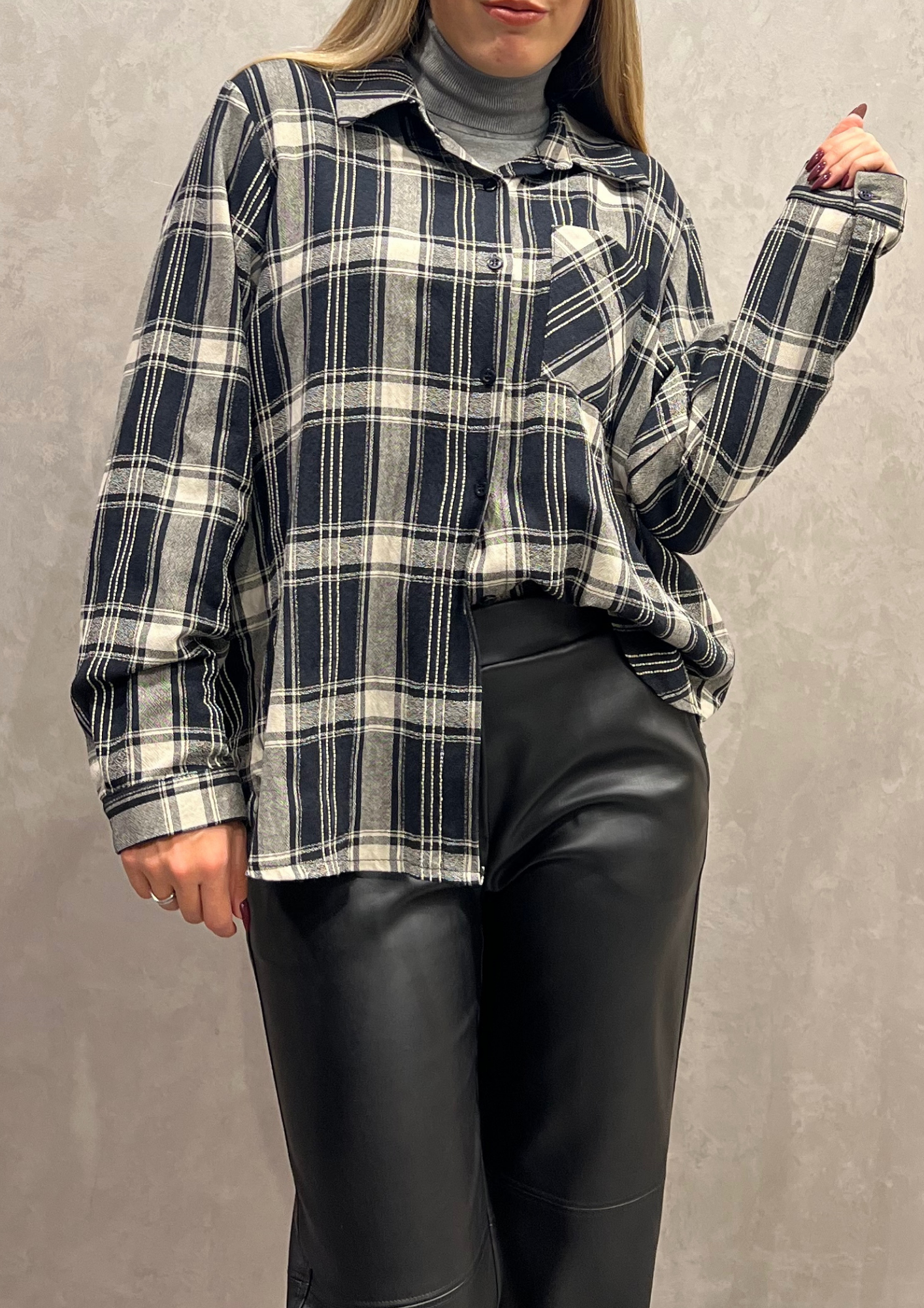 Camicia over a quadri