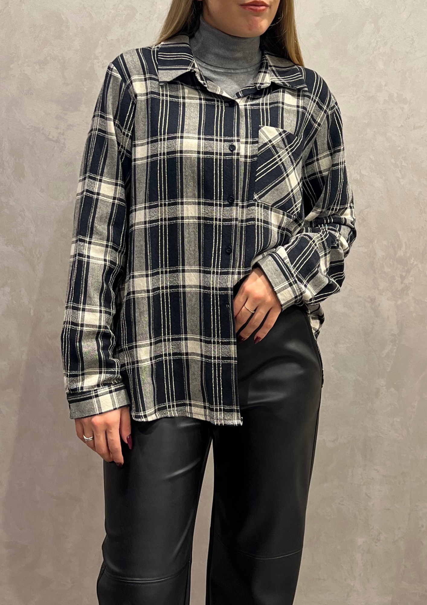 Camicia over a quadri