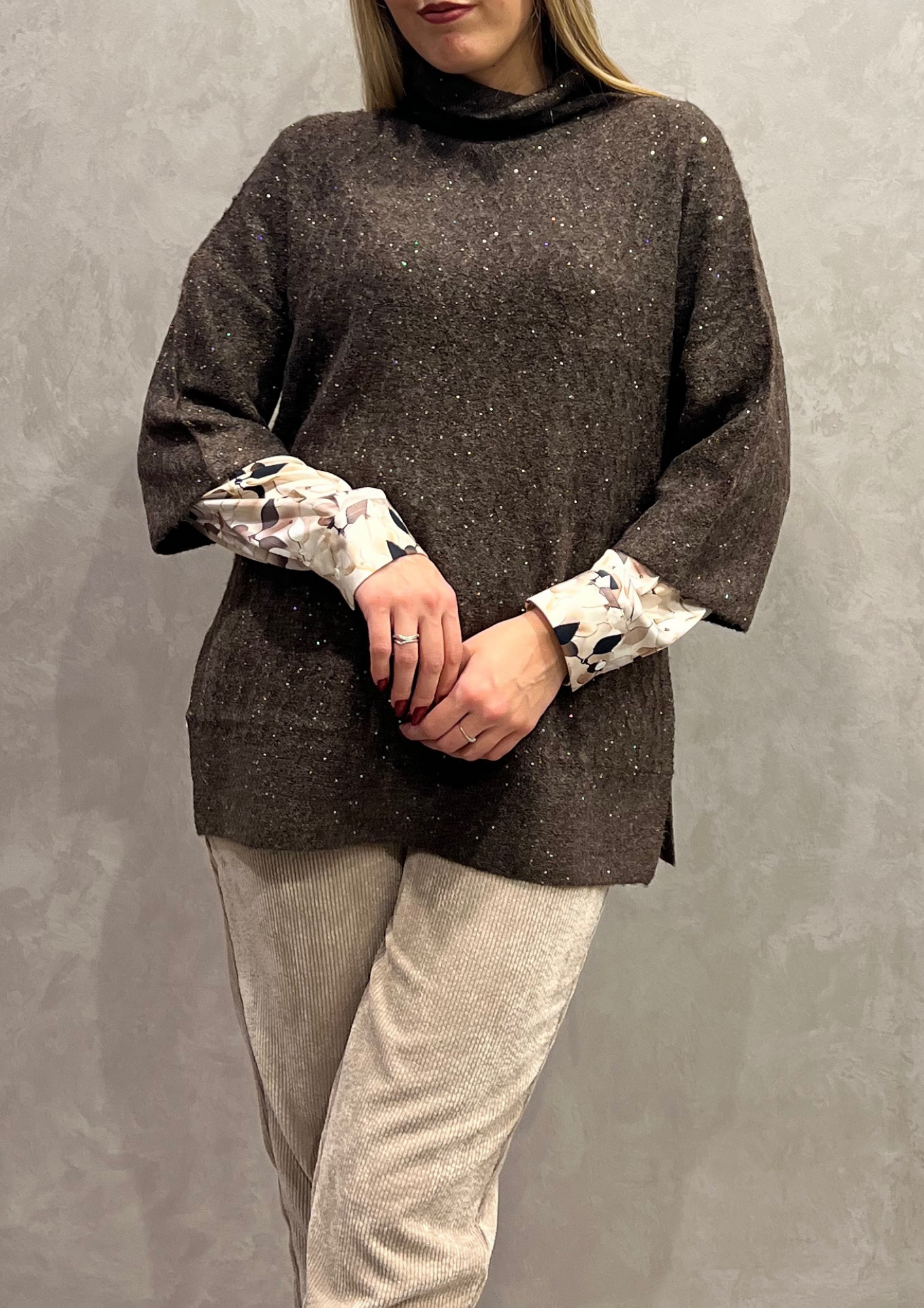 Maglia lunga a scatola con paillettes in trama