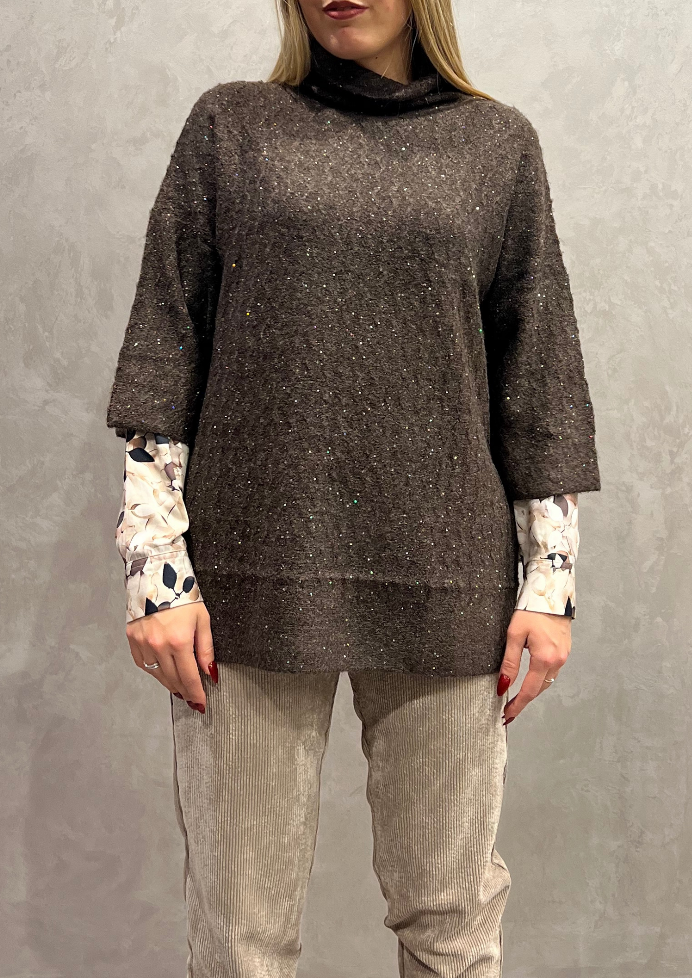 Maglia lunga a scatola con paillettes in trama