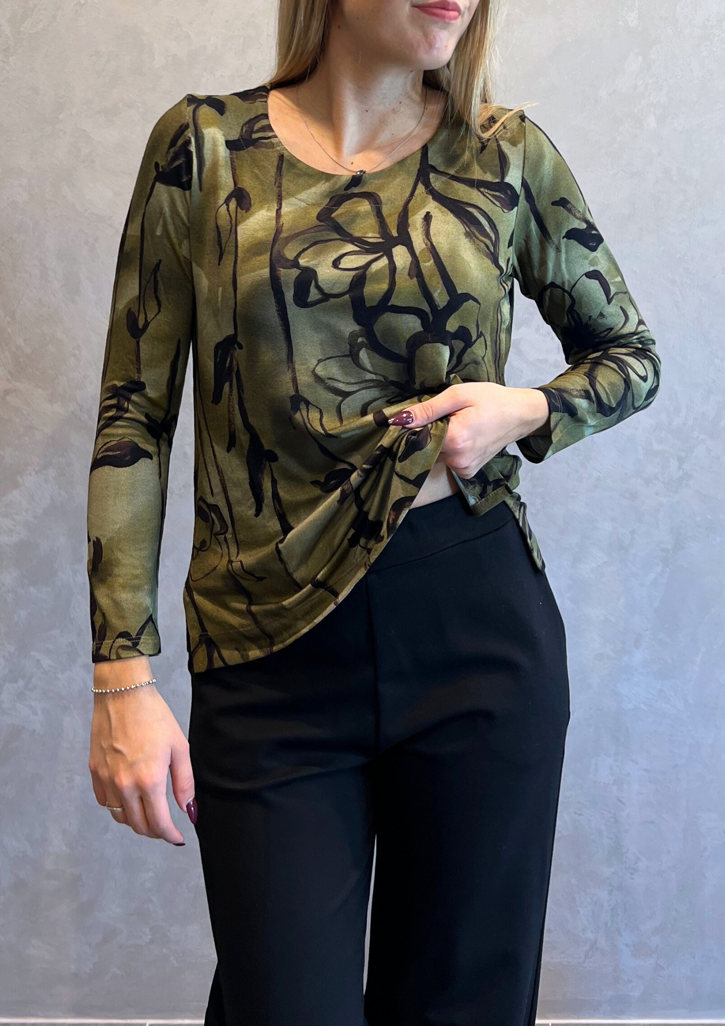 T-shirt in jersey di viscosa fantasia