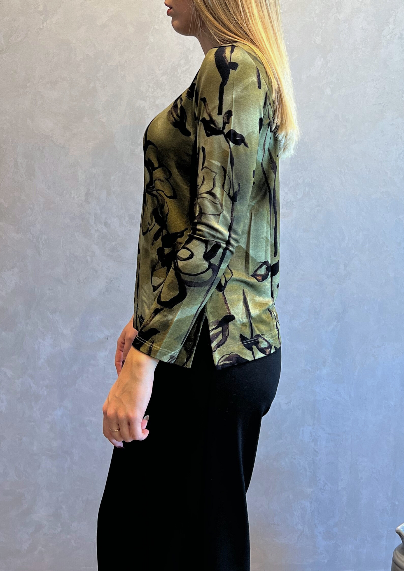 T-shirt in jersey di viscosa fantasia