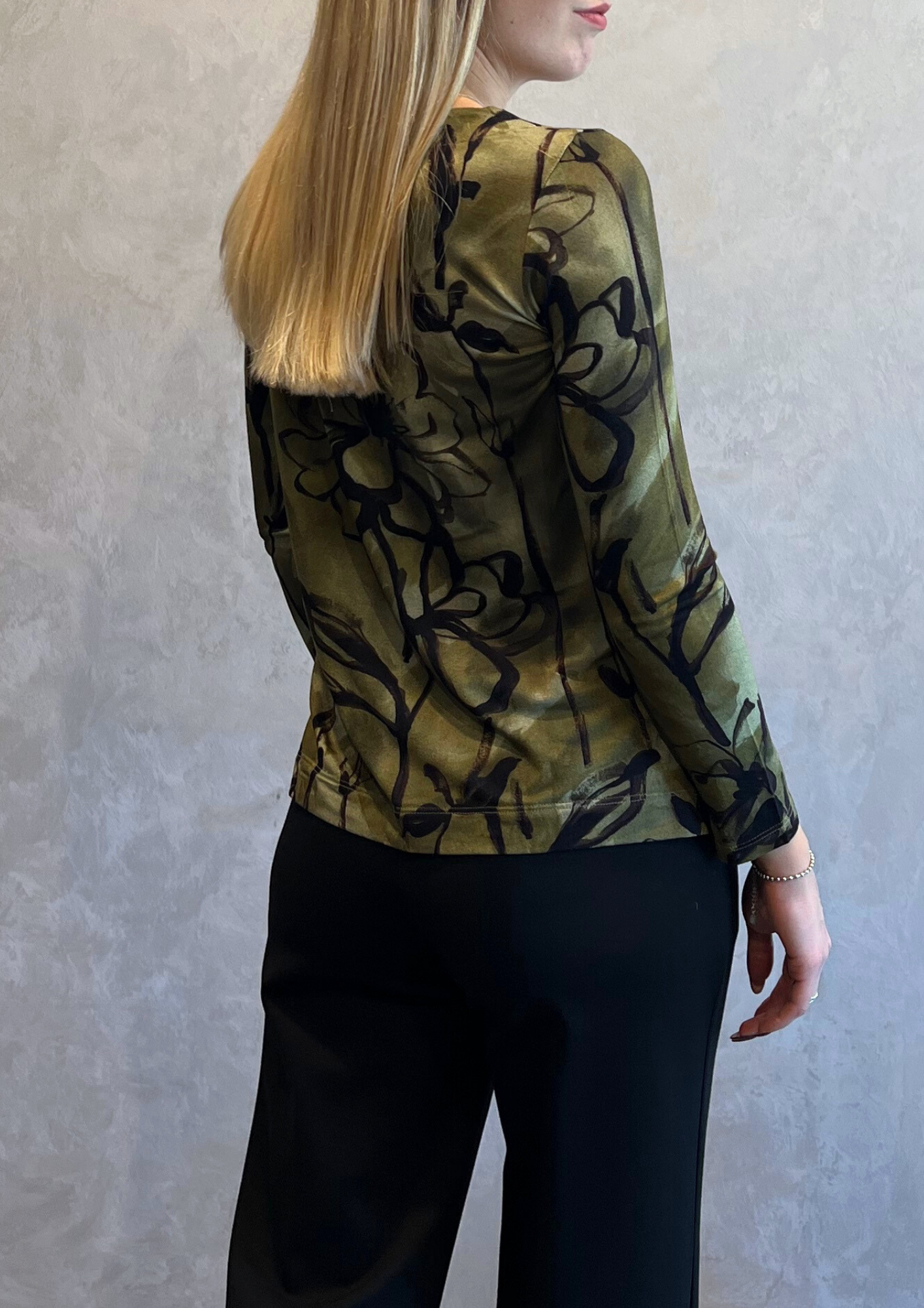 T-shirt in jersey di viscosa fantasia