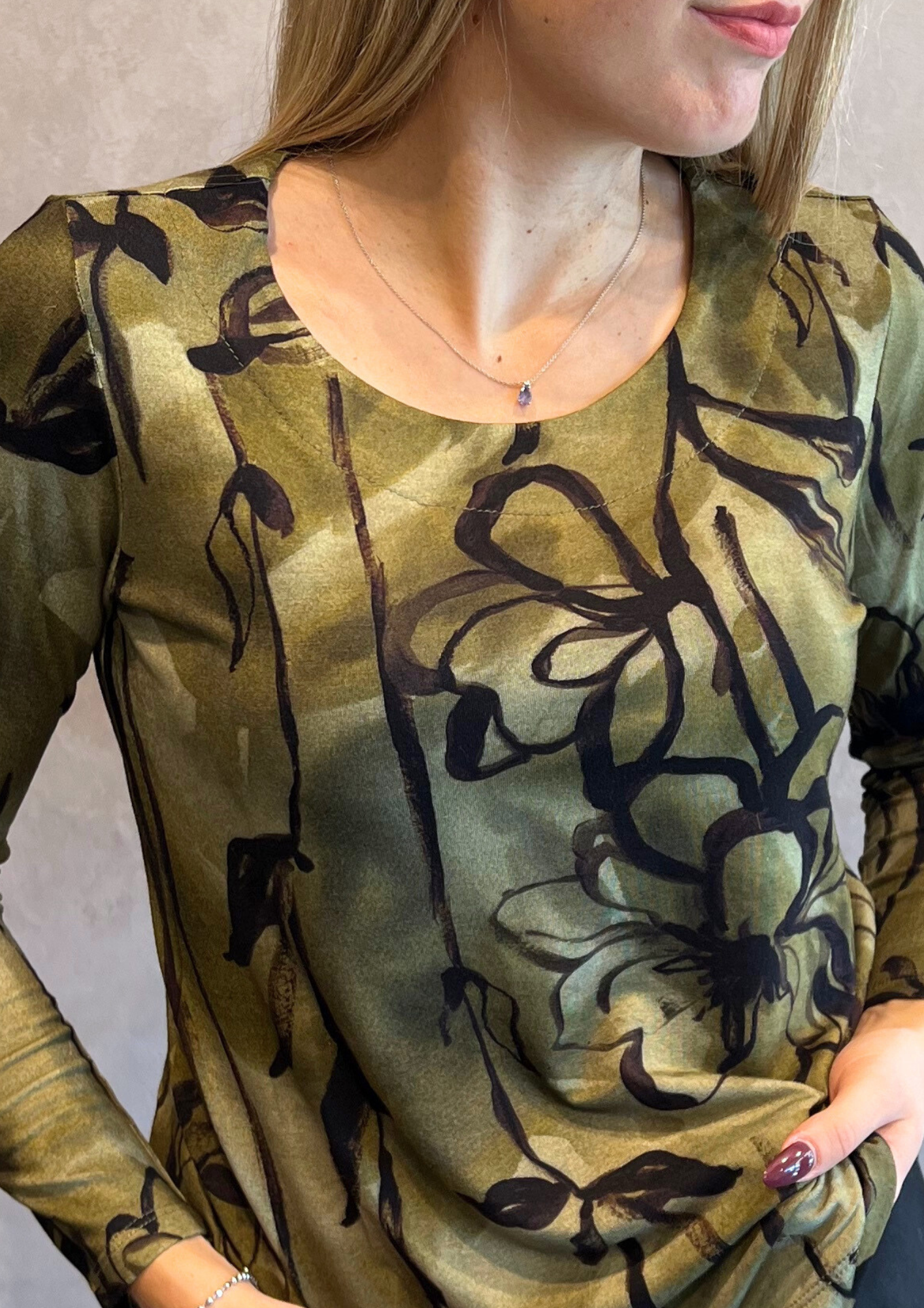 T-shirt in jersey di viscosa fantasia