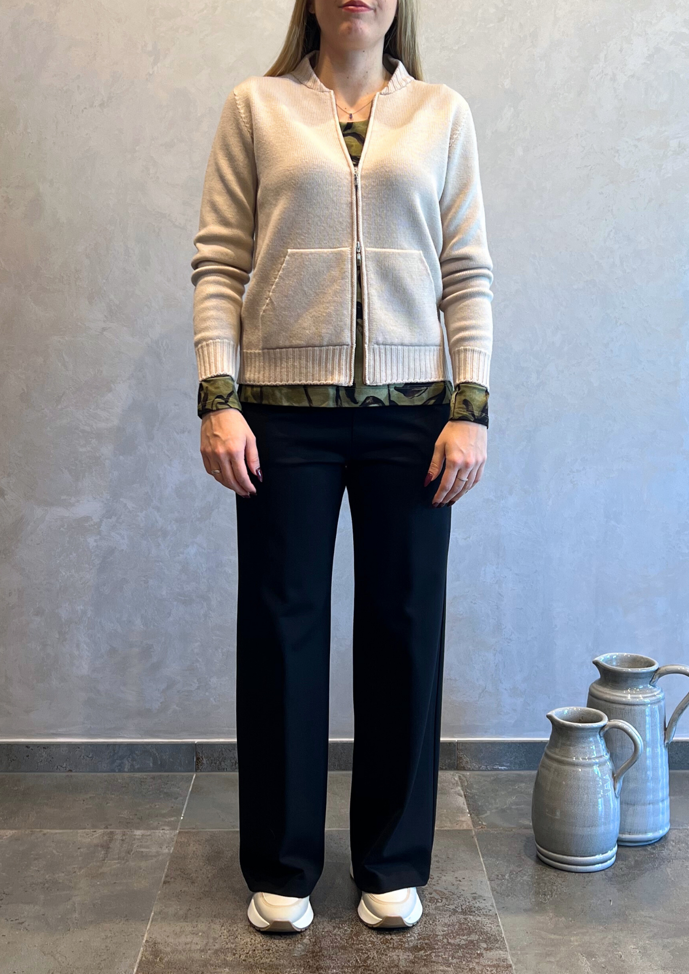 Zippato in pura lana vergine con tasche