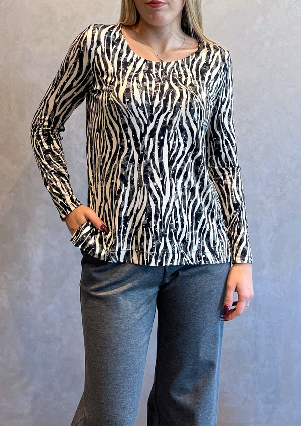 T-shirt in jersey di viscosa fantasia