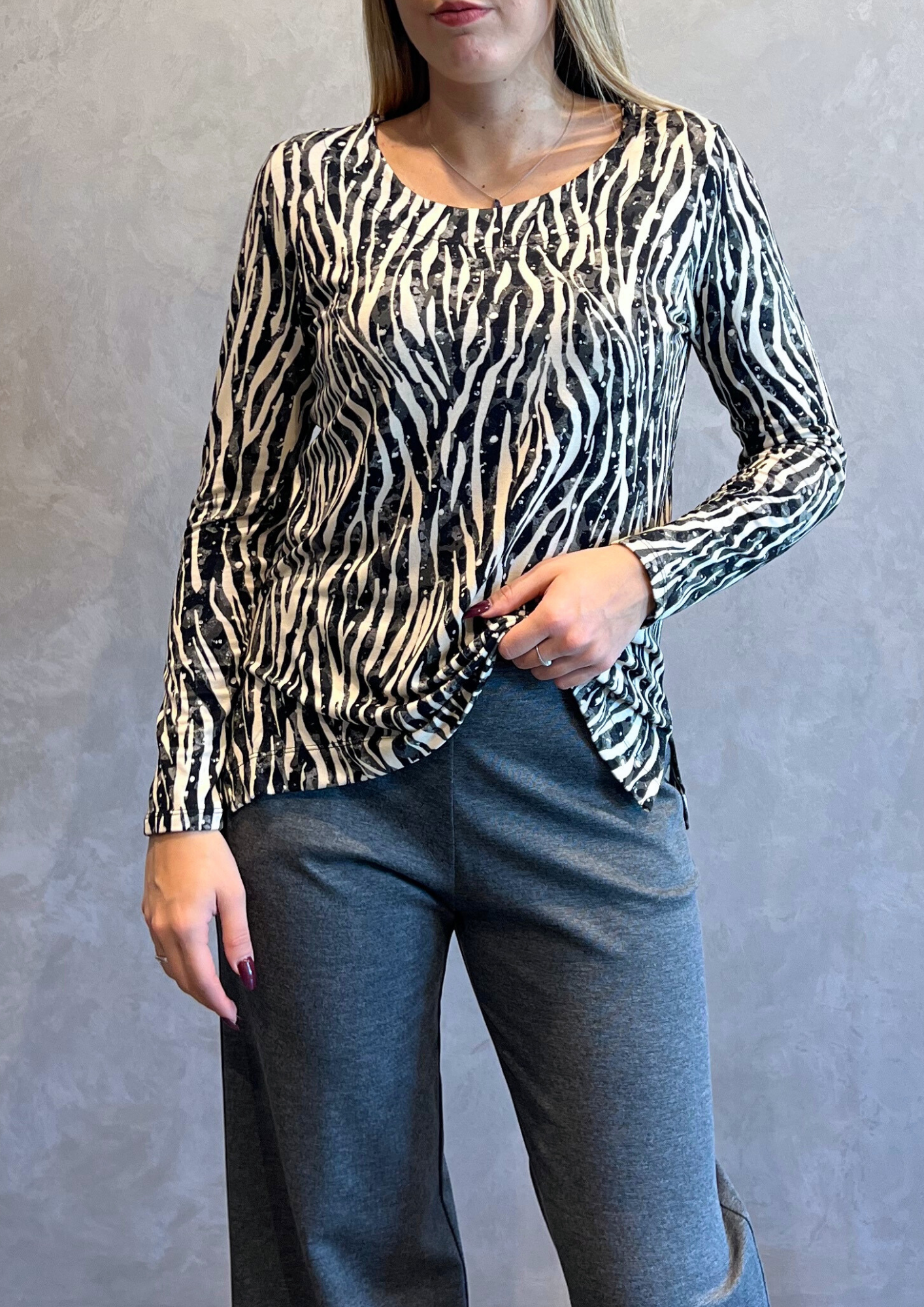 T-shirt in jersey di viscosa fantasia