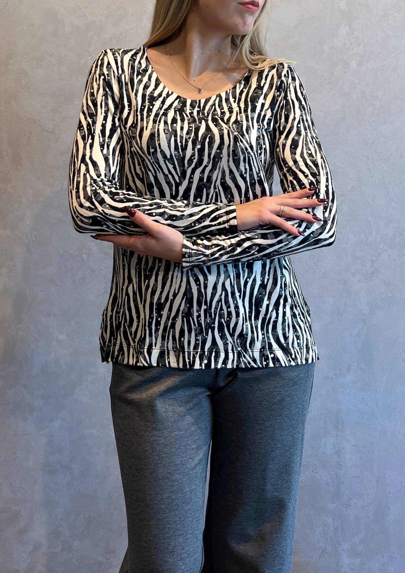 T-shirt in jersey di viscosa fantasia