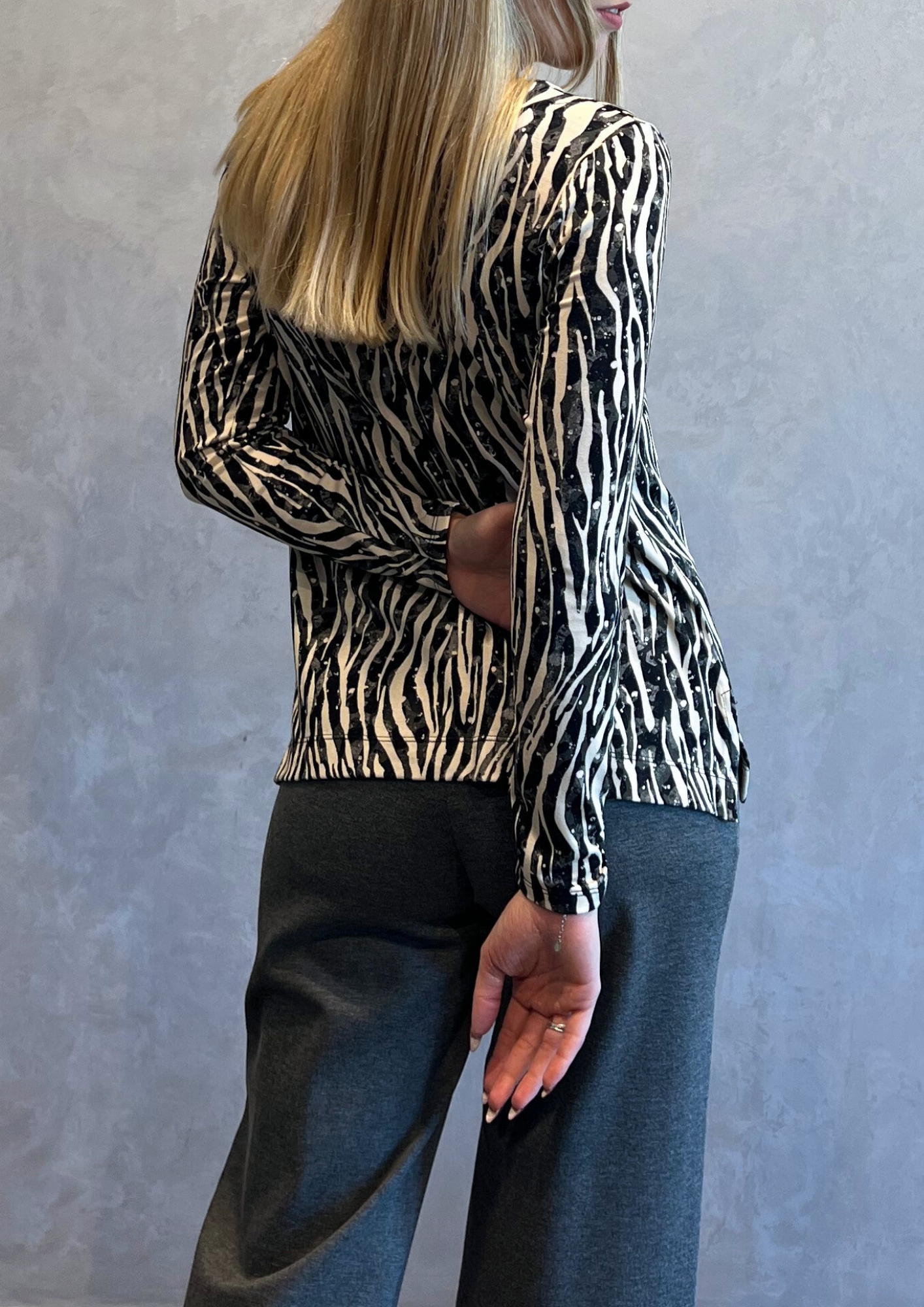 T-shirt in jersey di viscosa fantasia